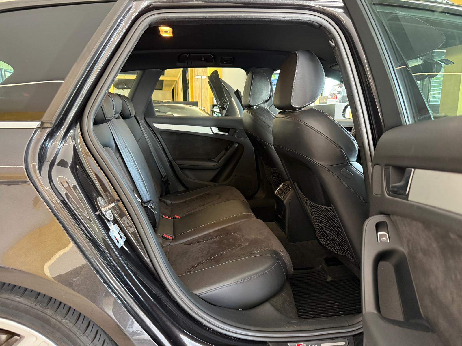 AUDI A4 Avant 2.0 TDI quattro S-tronic-image-17