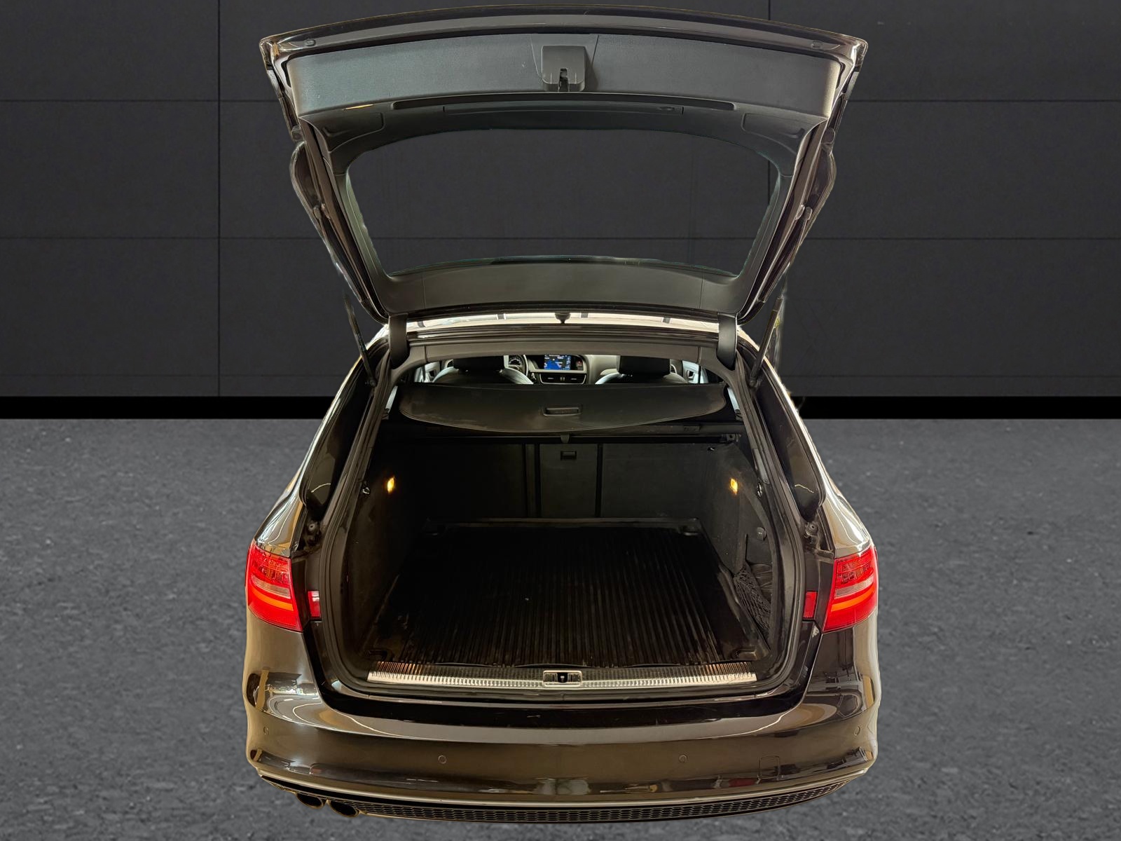 AUDI A4 Avant 2.0 TDI quattro S-tronic-image-4