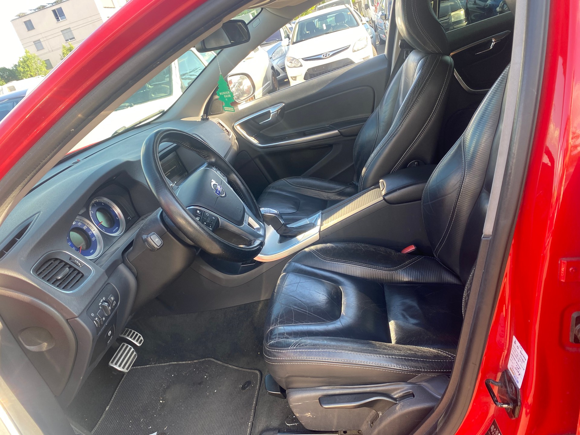 VOLVO V60 D4 AWD Husky Edition Geartronic-image-9