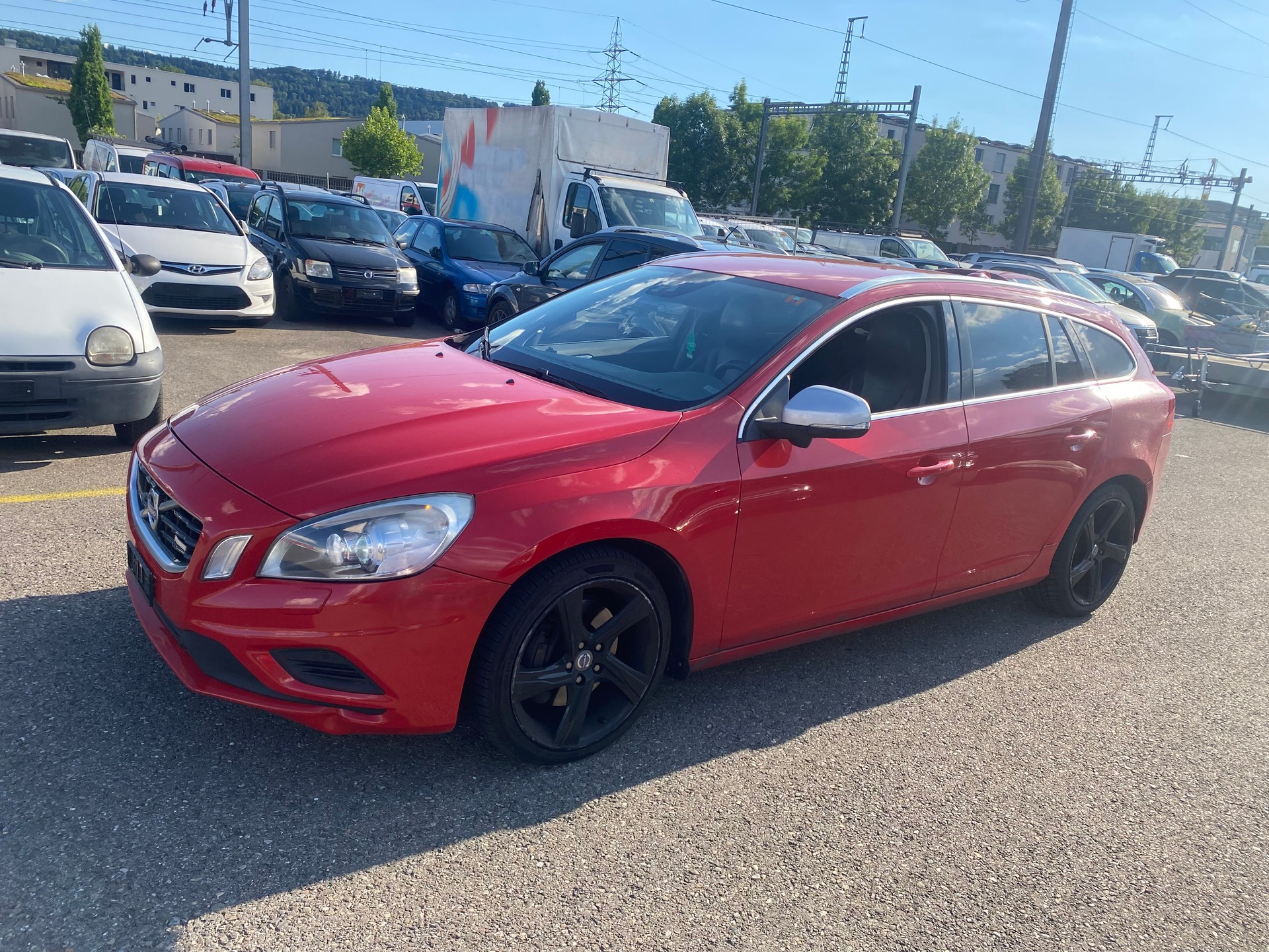 VOLVO V60 D4 AWD Husky Edition Geartronic-image-1