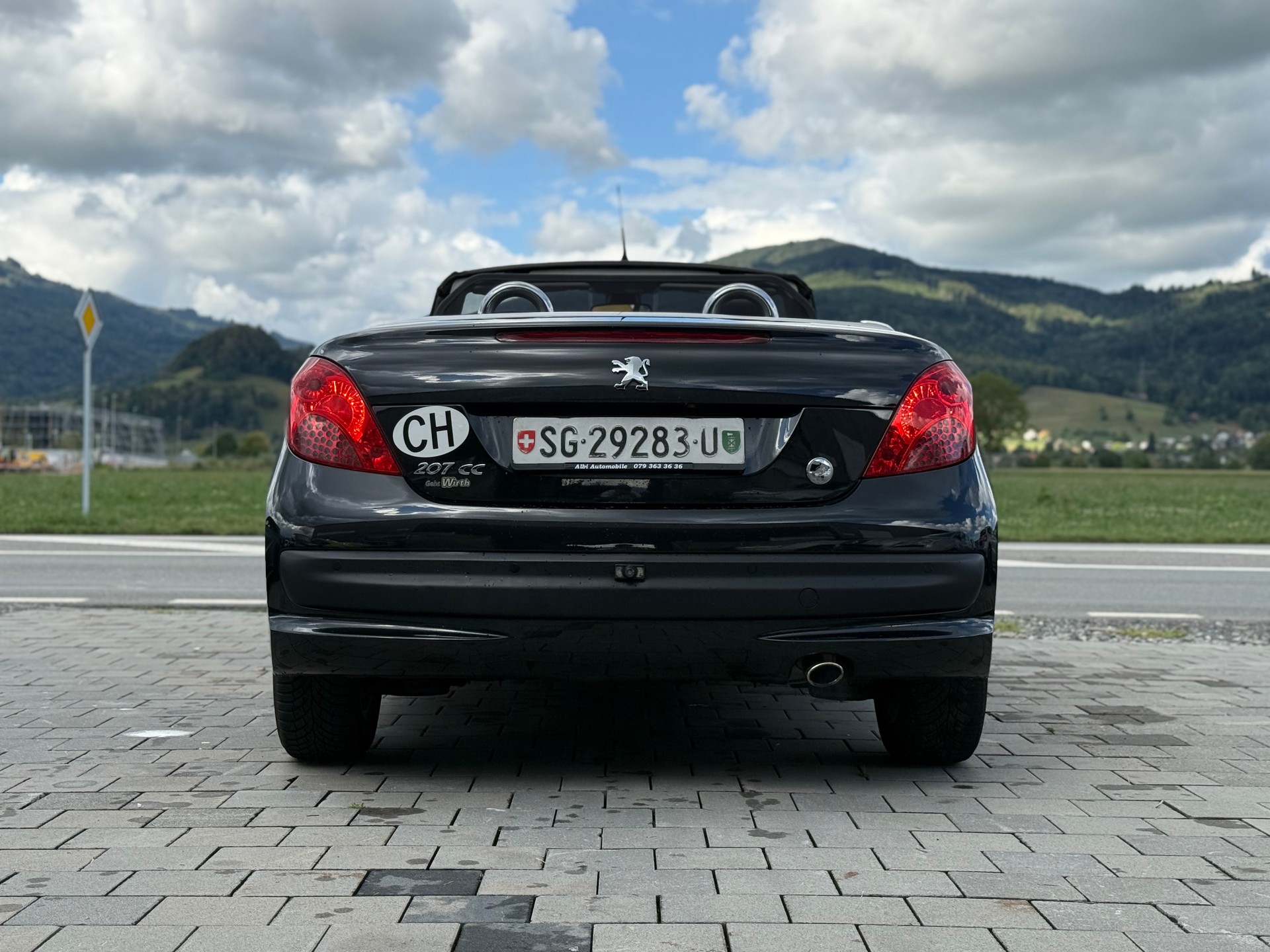 PEUGEOT 207 CC 1.6 16V Turbo Roland Garros Edition-image-7
