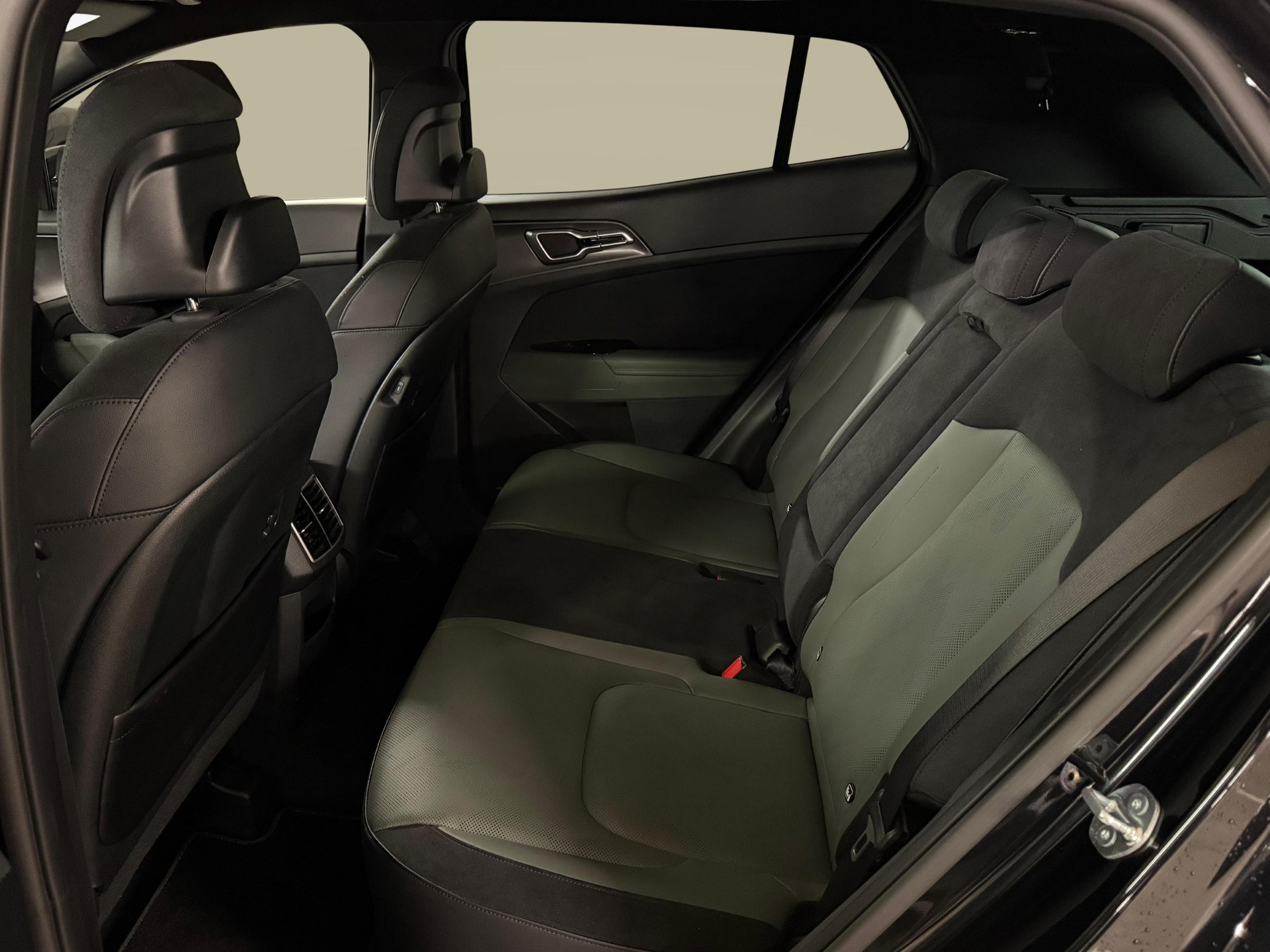 KIA Sportage 1.6 T-GDi Hybrid Power Edition-image-10