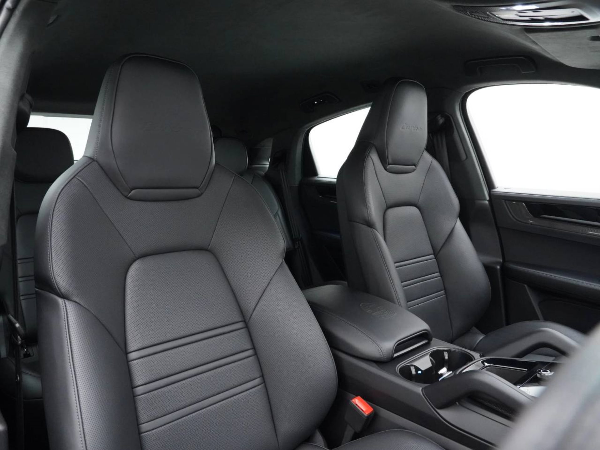 PORSCHE Cayenne Turbo E-Hybrid Coupé mit GT-Paket-image-26