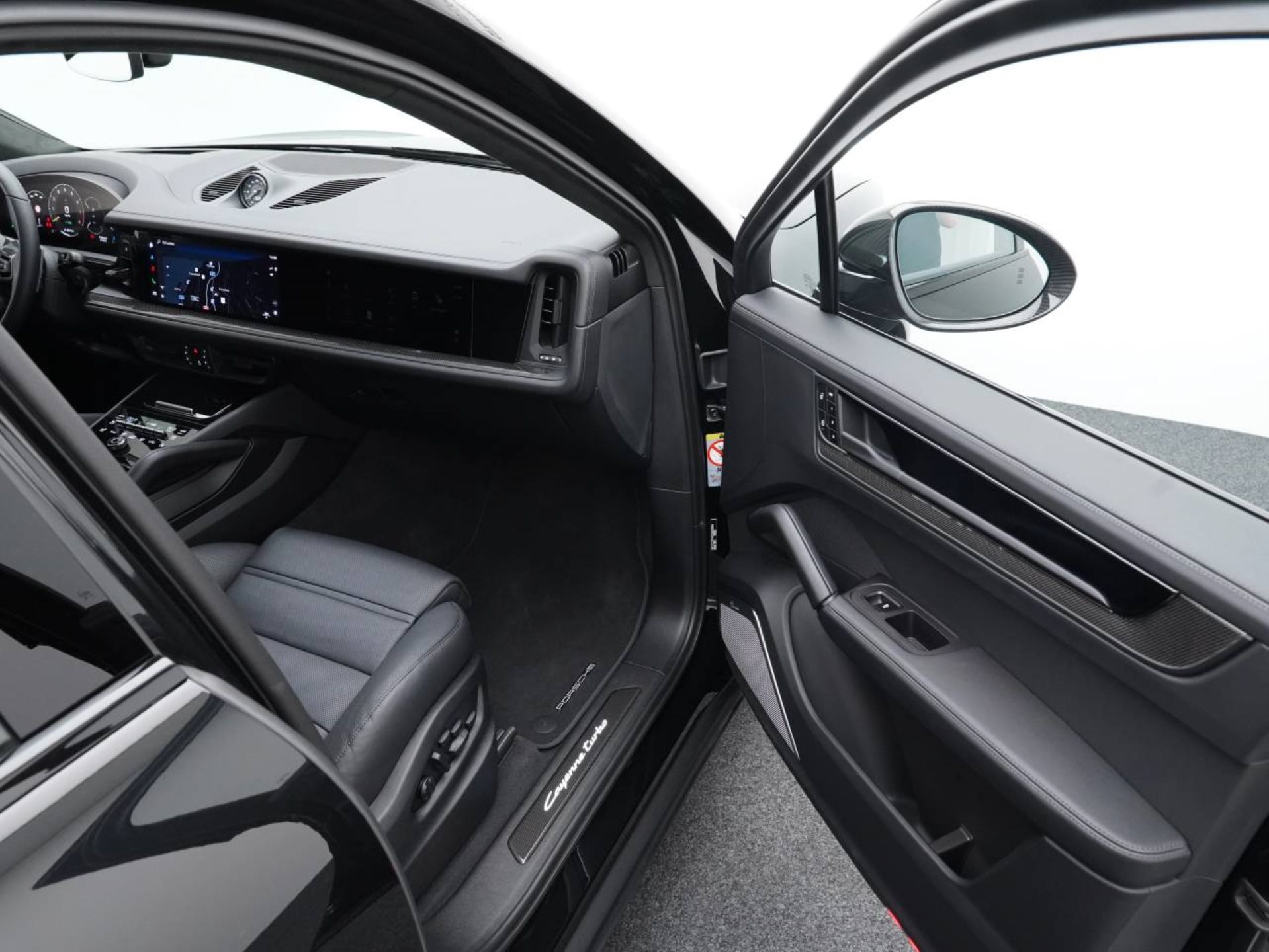 PORSCHE Cayenne Turbo E-Hybrid Coupé mit GT-Paket-image-23
