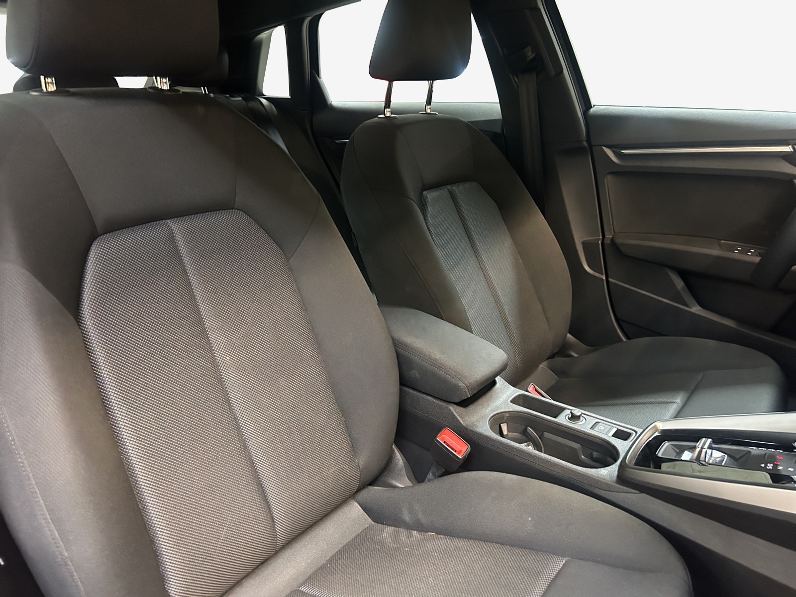 AUDI A3 Sportback 35 TFSI S line Attraction S-tronic-image-14