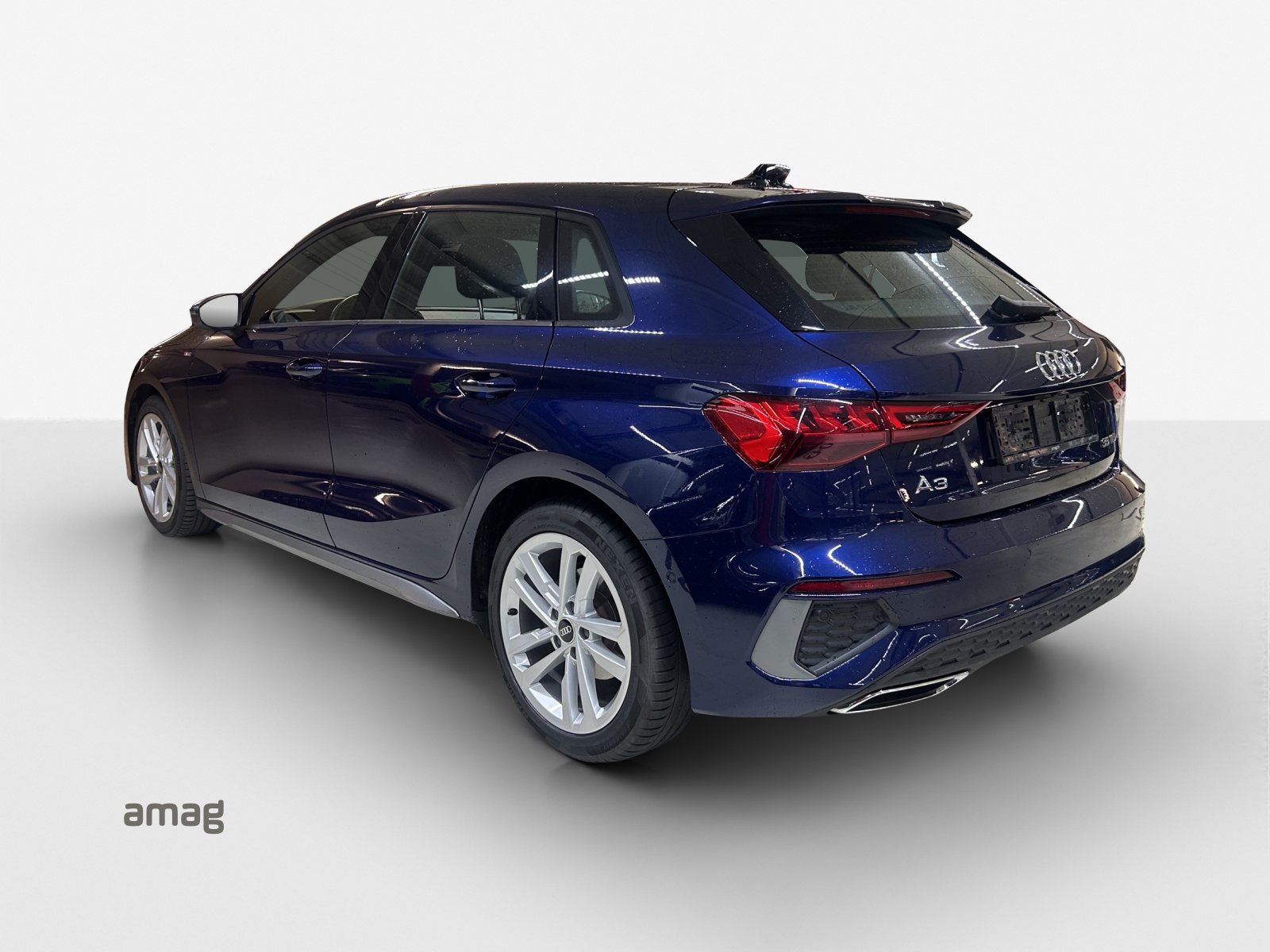 AUDI A3 Sportback 35 TFSI S line Attraction S-tronic-image-2