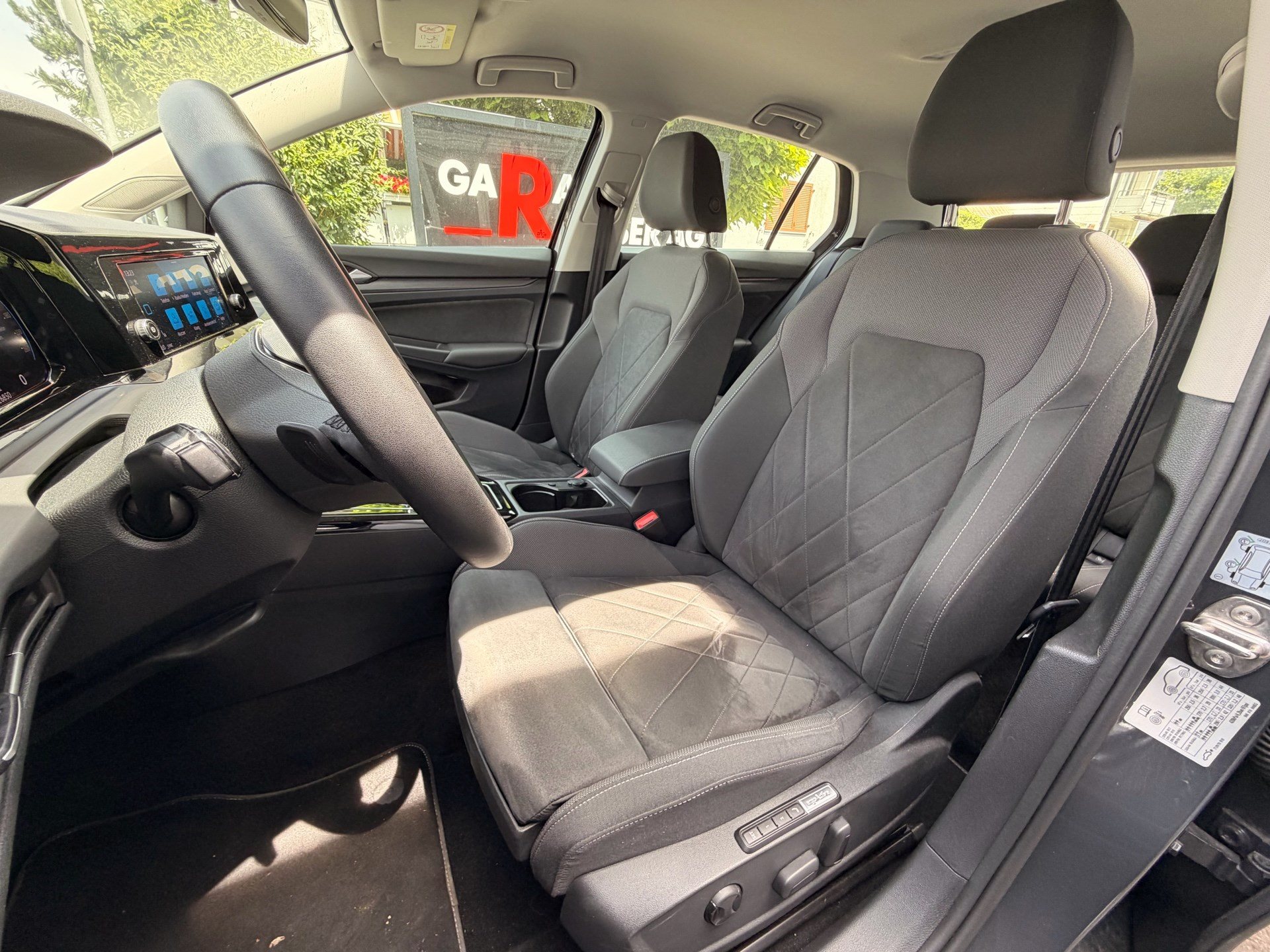 VW Golf 2.0 TSI 190PS DSG STYLE-image-7