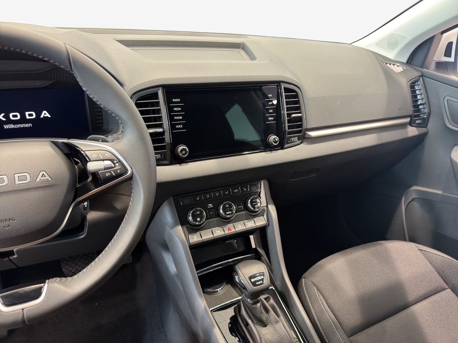 SKODA Karoq 2.0 TDI CR Selection 4x4 DSG-image-10
