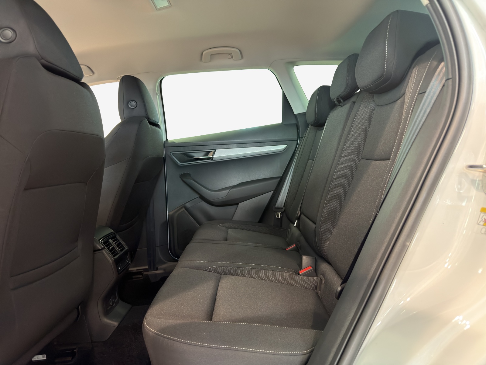 SKODA Karoq 2.0 TDI CR Selection 4x4 DSG-image-11