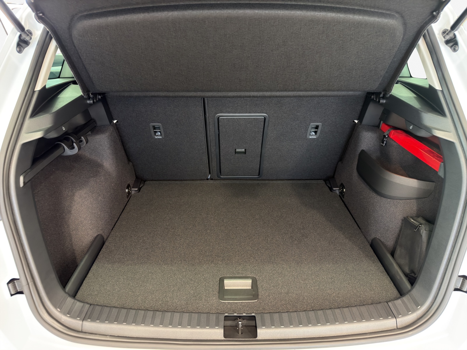 SKODA Karoq 2.0 TDI CR Selection 4x4 DSG-image-12