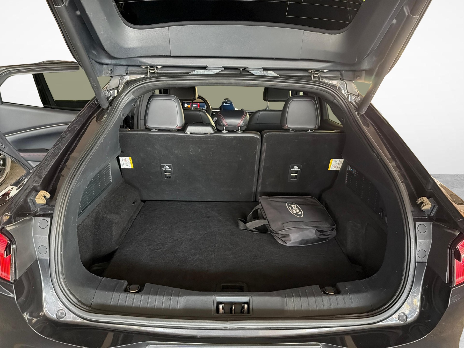 FORD Mustang Mach-E Extended AWD-image-11