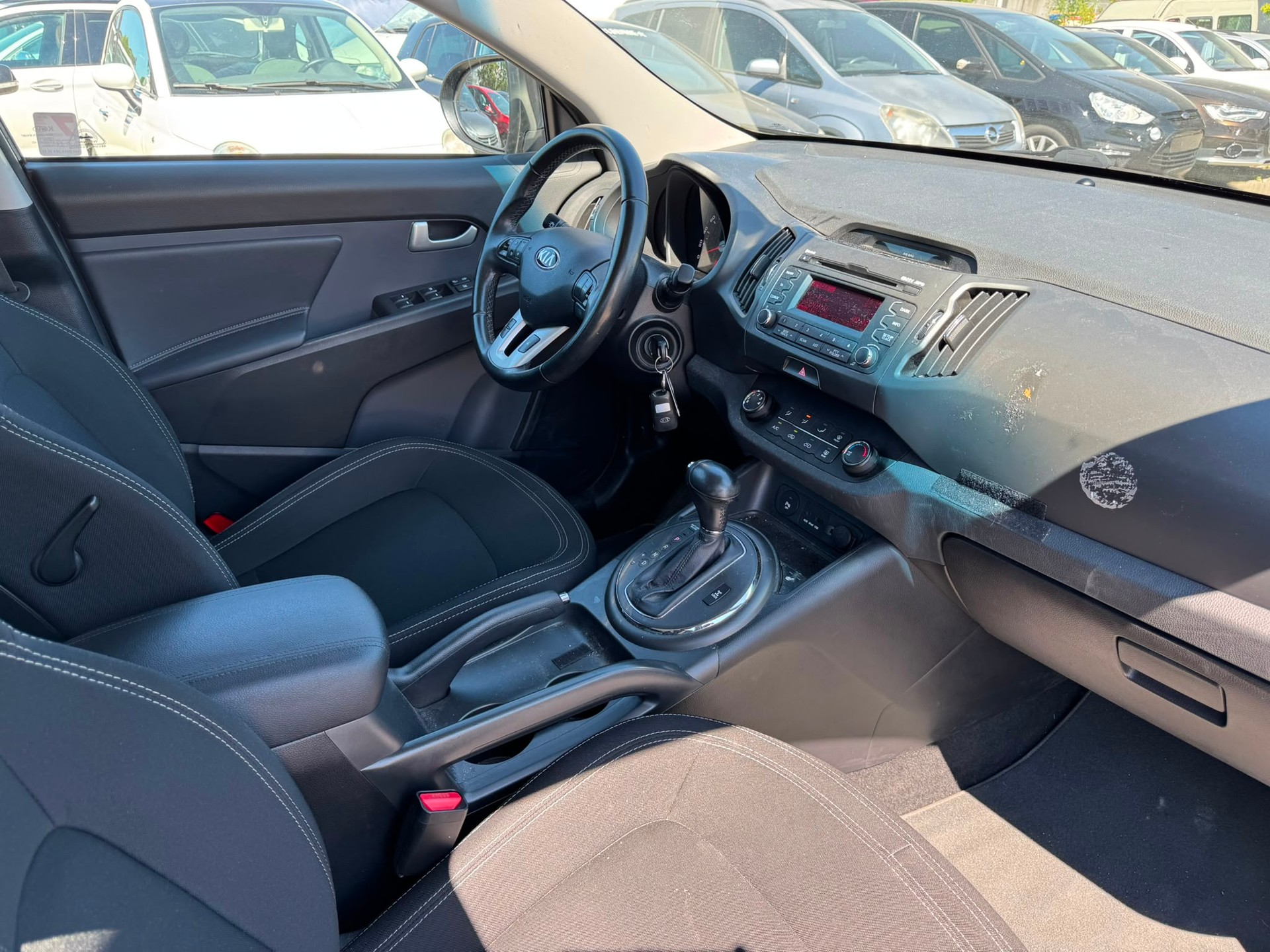 KIA Sportage 2.0 CRDi Style 4WD Automatic-image-8
