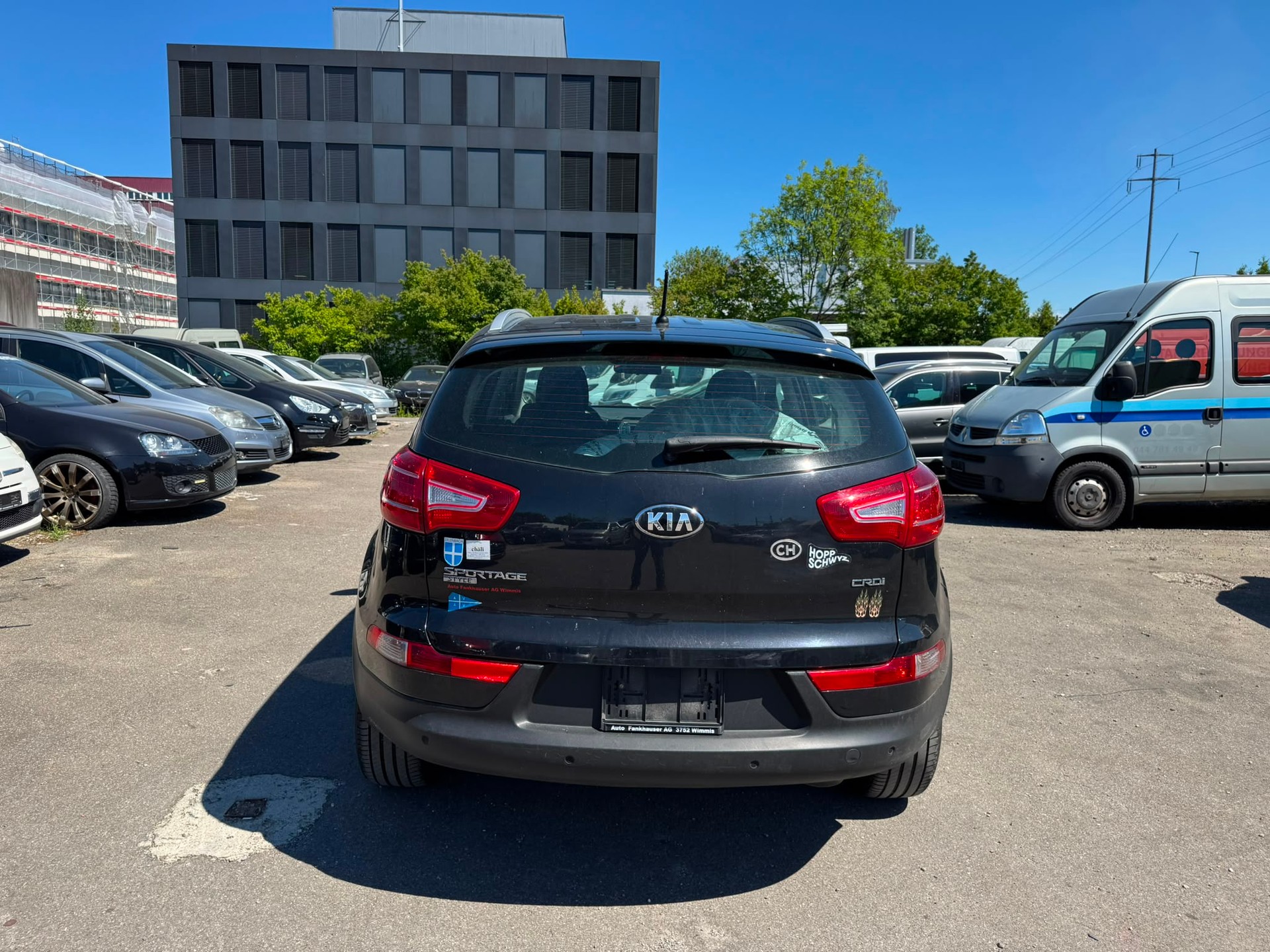 KIA Sportage 2.0 CRDi Style 4WD Automatic-image-3