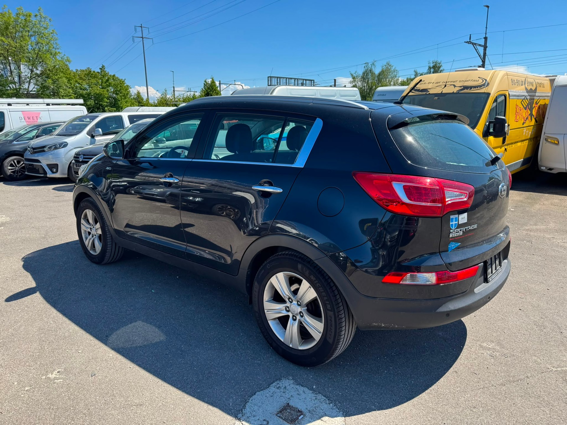 KIA Sportage 2.0 CRDi Style 4WD Automatic-image-4