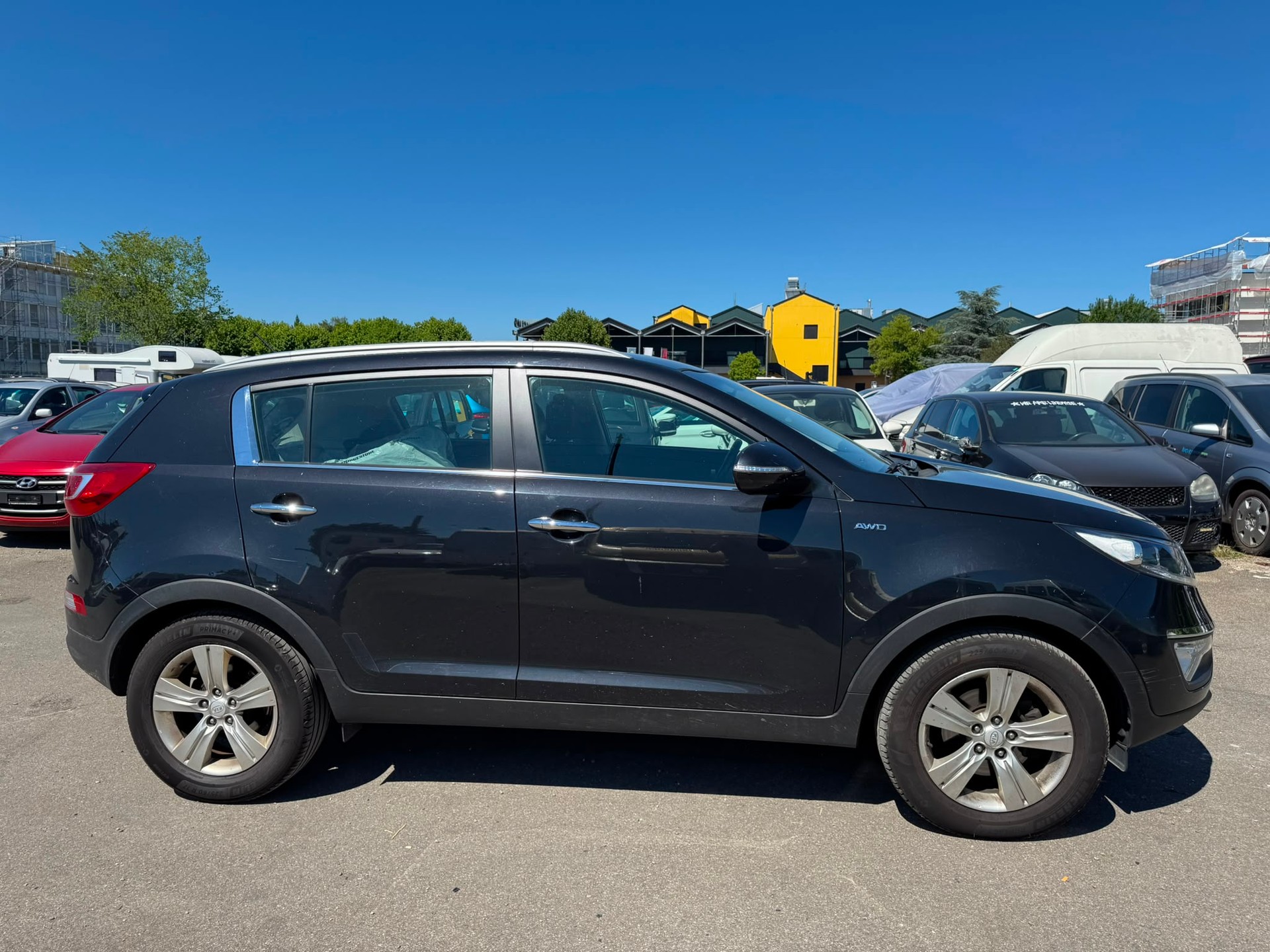 KIA Sportage 2.0 CRDi Style 4WD Automatic-image-6