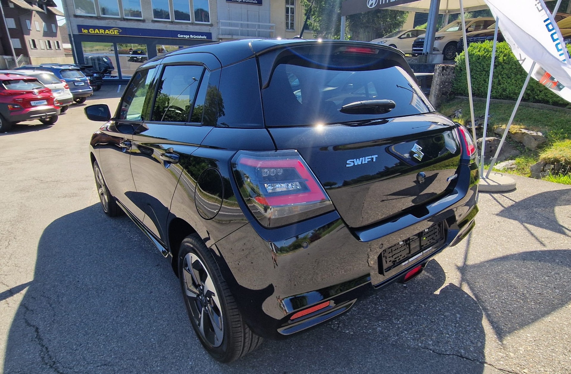 SUZUKI Swift 1.2 Compact Top Hybrid 4x4-image-3