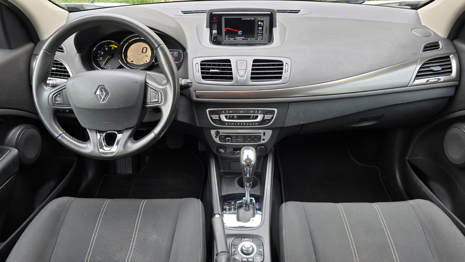 RENAULT Mégane Grandtour 1.5 dCi Expression EDC |Fisch ab MFK und Service |Zahnriemen ersetzt |Tempomat |Navi-image-13