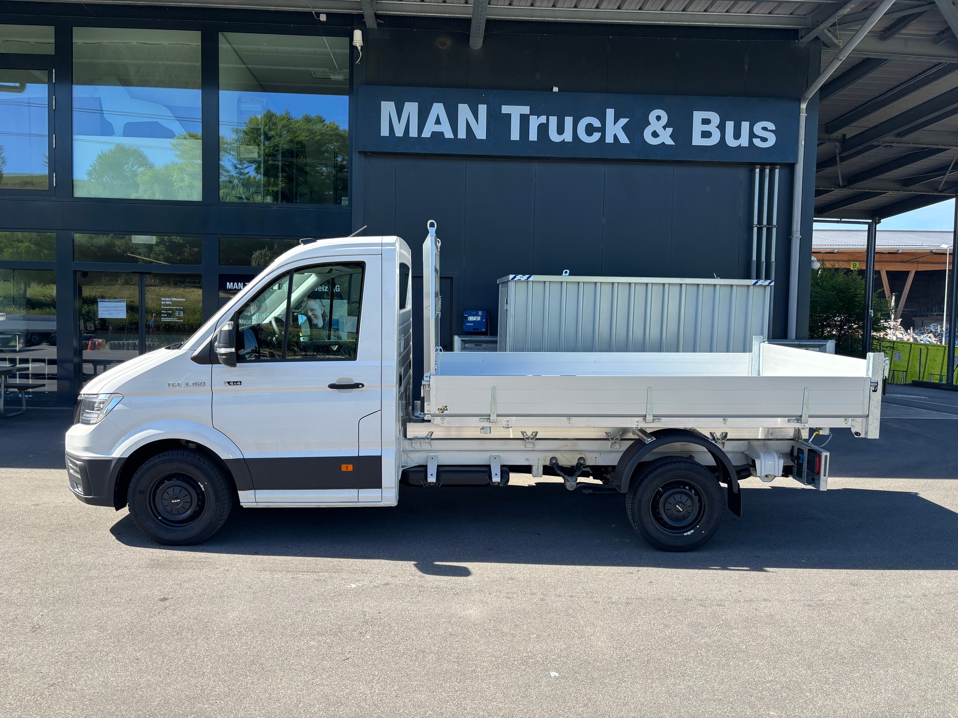 MAN TGE 3.160 4x4 3-Seiten-Kipper-image-1