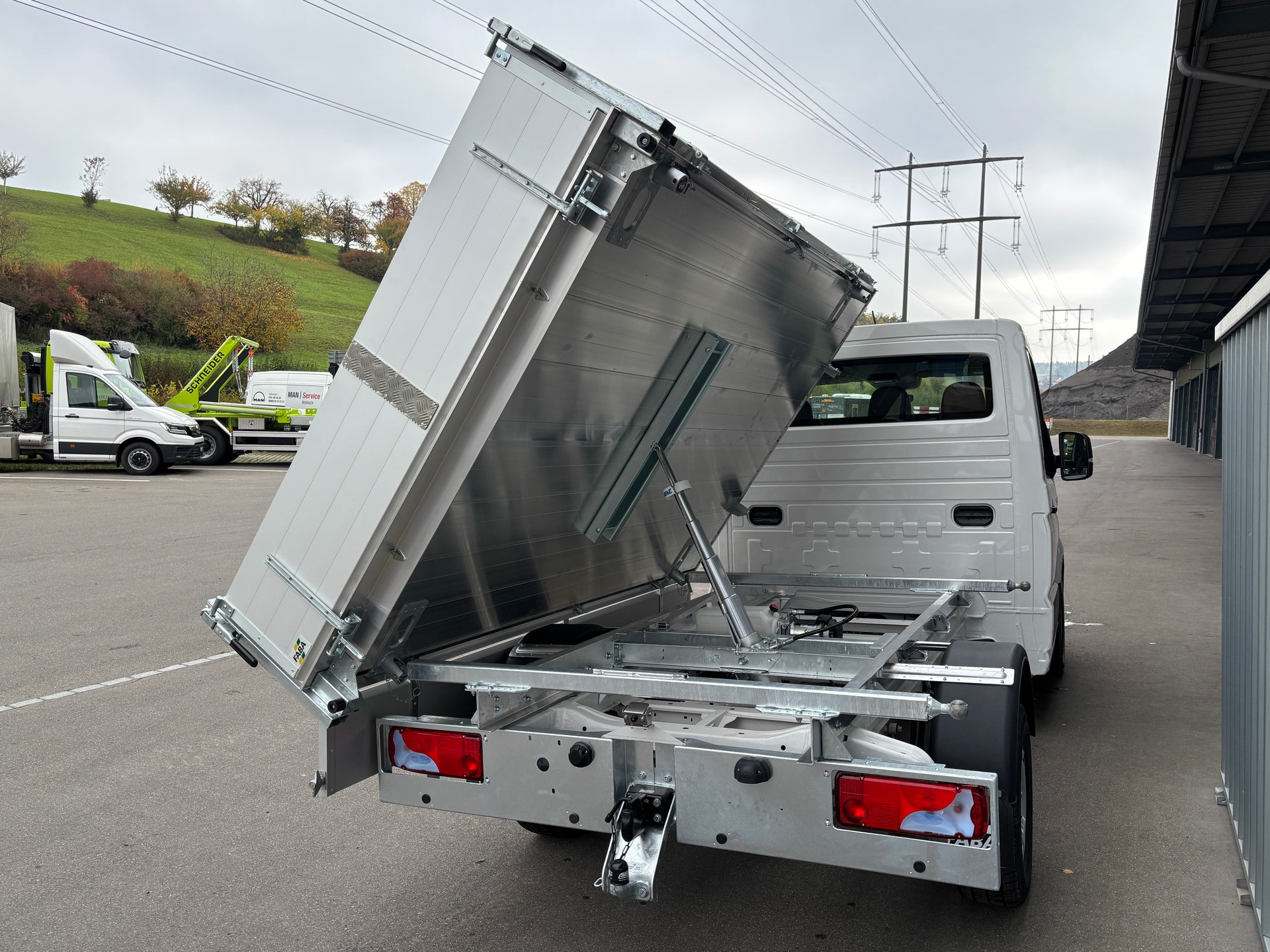 MAN TGE 3.160 4x4 3-Seiten-Kipper-image-8