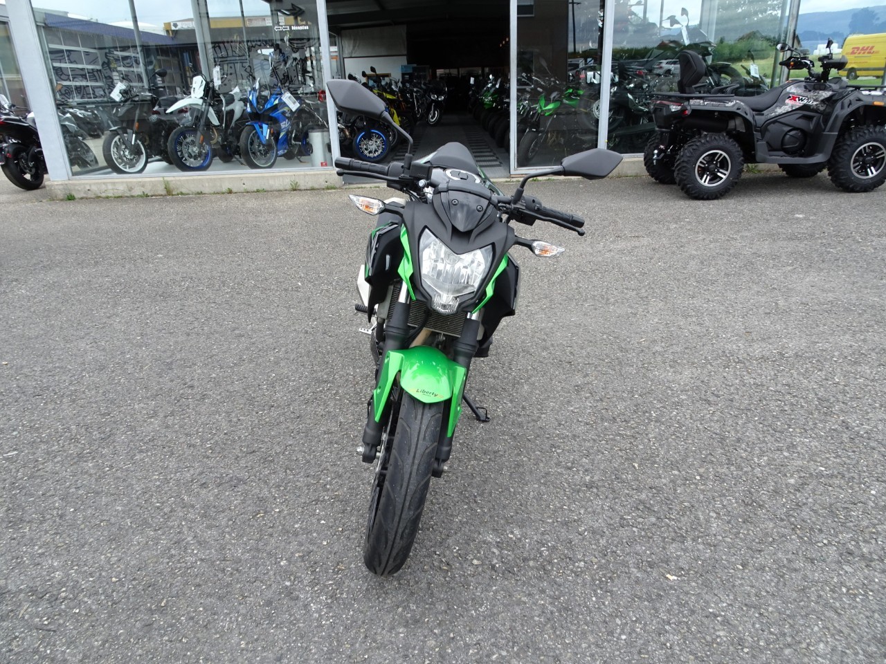 KAWASAKI Z 125-showroom-element-2