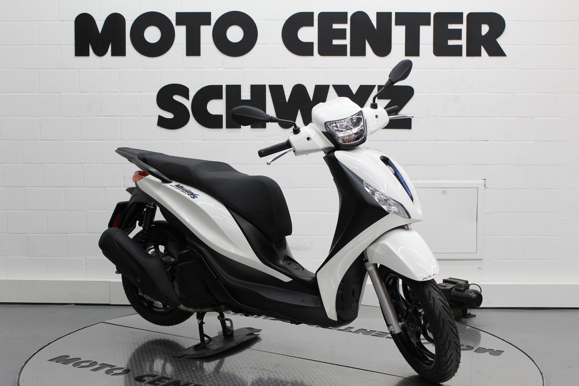 PIAGGIO Medley 125 Sport E5+-showroom-element-1