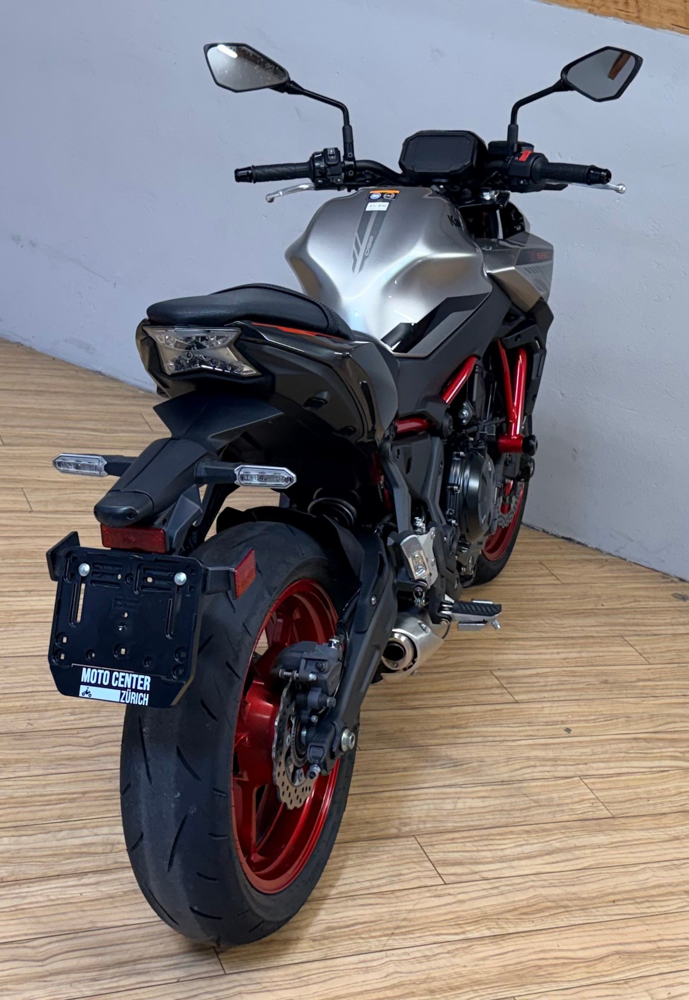 KAWASAKI Z 650-showroom-element-2