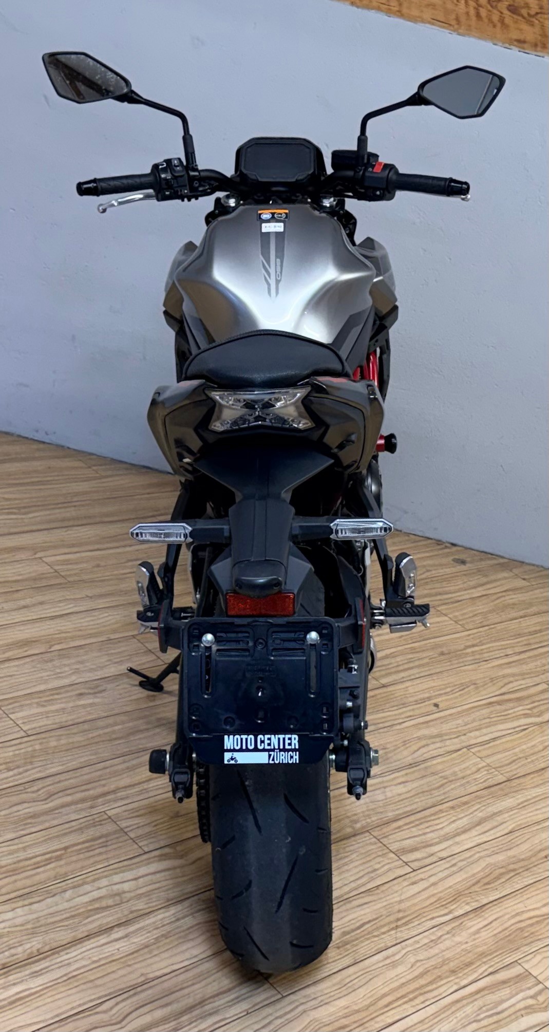 KAWASAKI Z 650-showroom-element-3