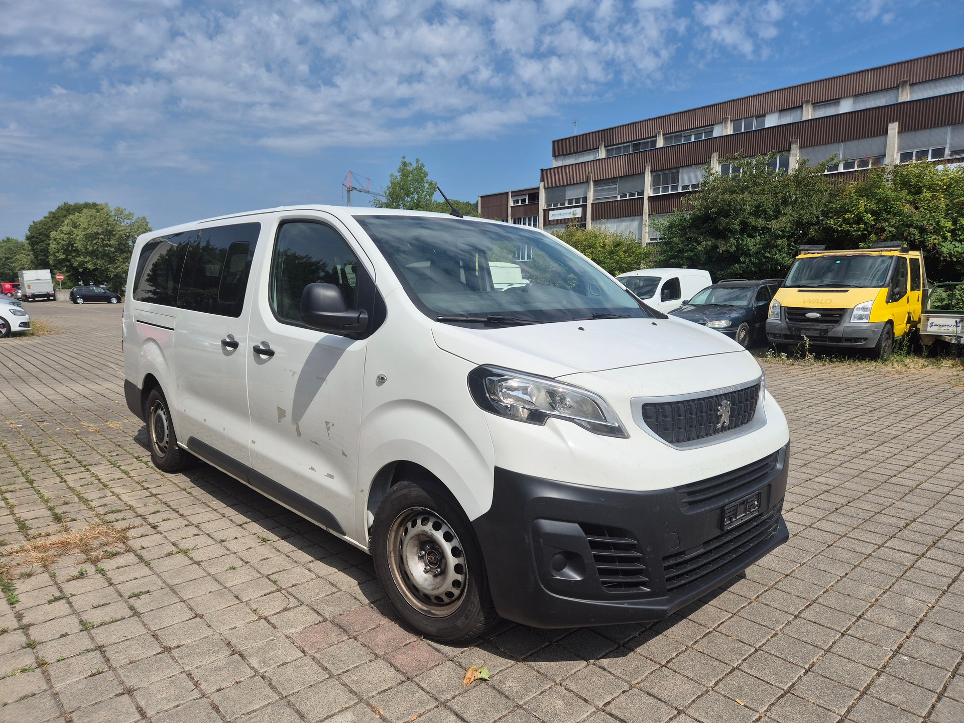 PEUGEOT Traveller 1.5 BlueHDi Active Lang-image-2