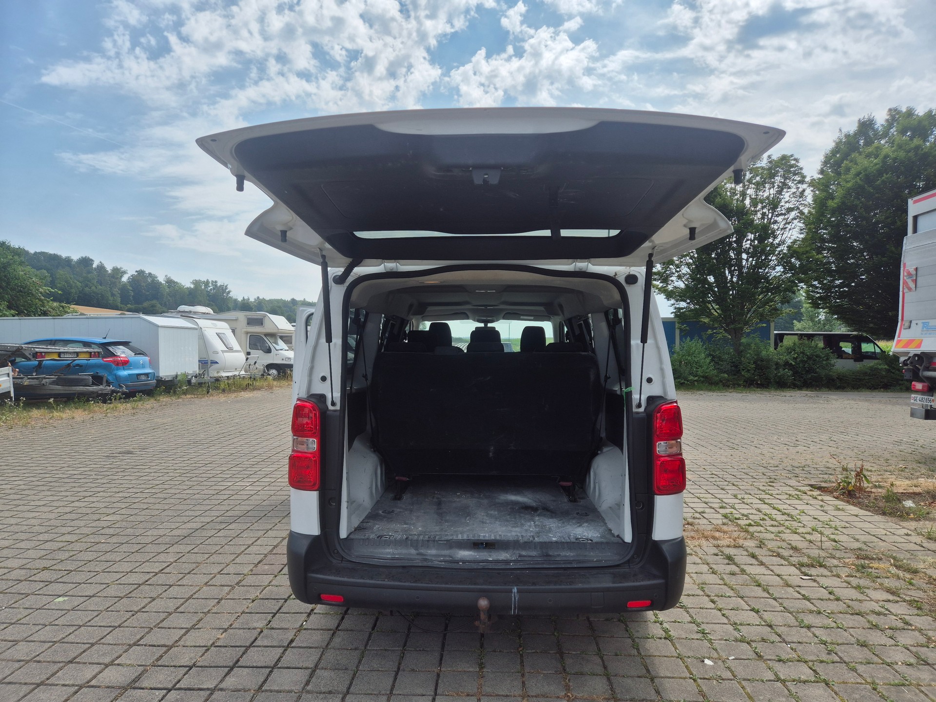 PEUGEOT Traveller 1.5 BlueHDi Active Lang-image-8