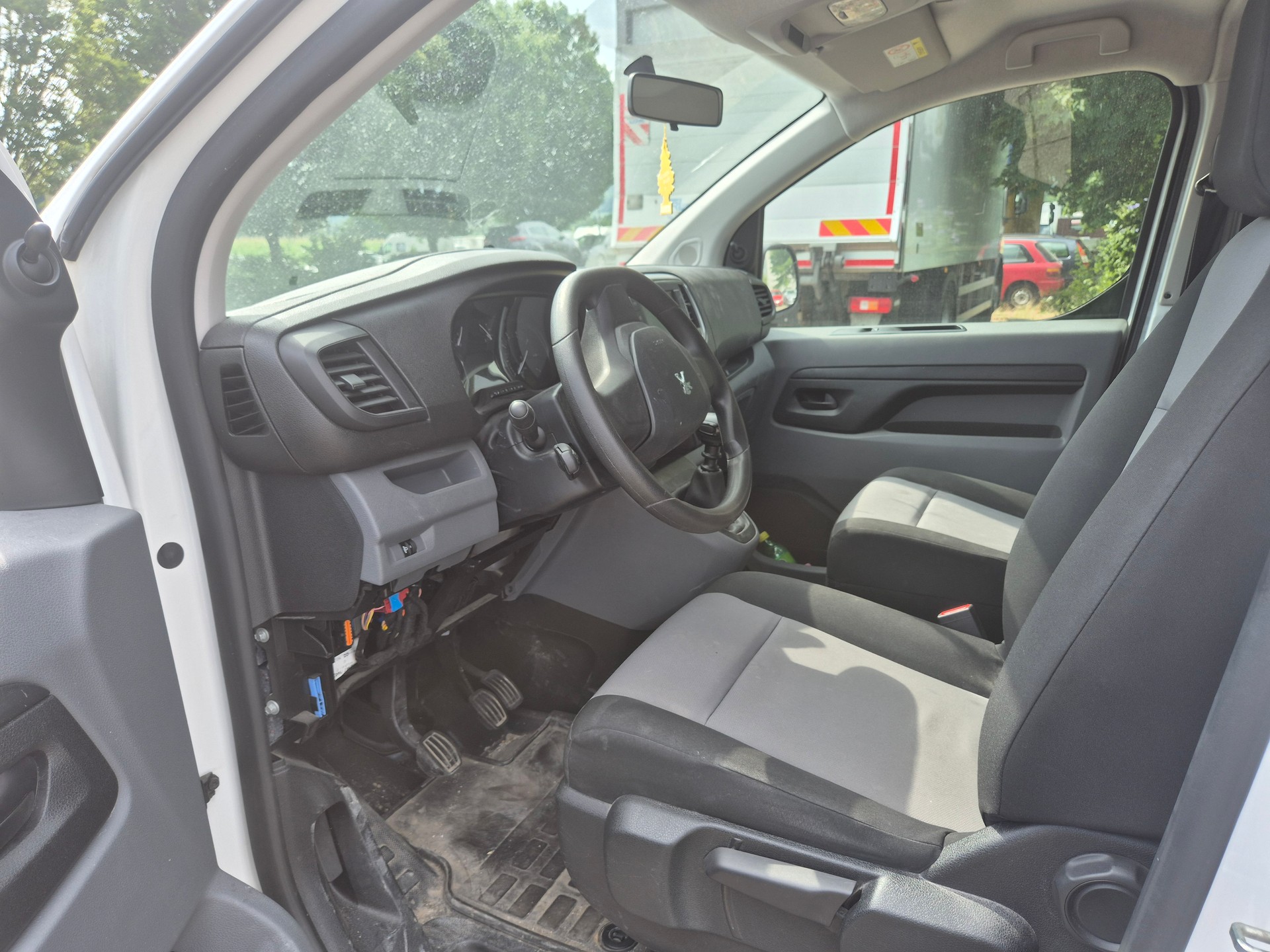 PEUGEOT Traveller 1.5 BlueHDi Active Lang-image-12