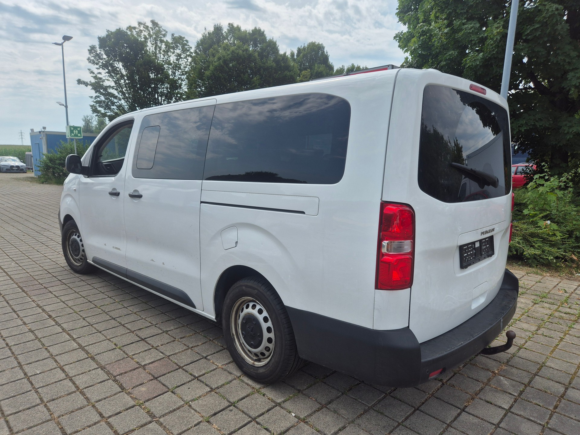 PEUGEOT Traveller 1.5 BlueHDi Active Lang-image-5