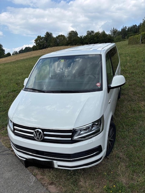 VW 2.0 TDI 204 Highline DSG 4m-image-0