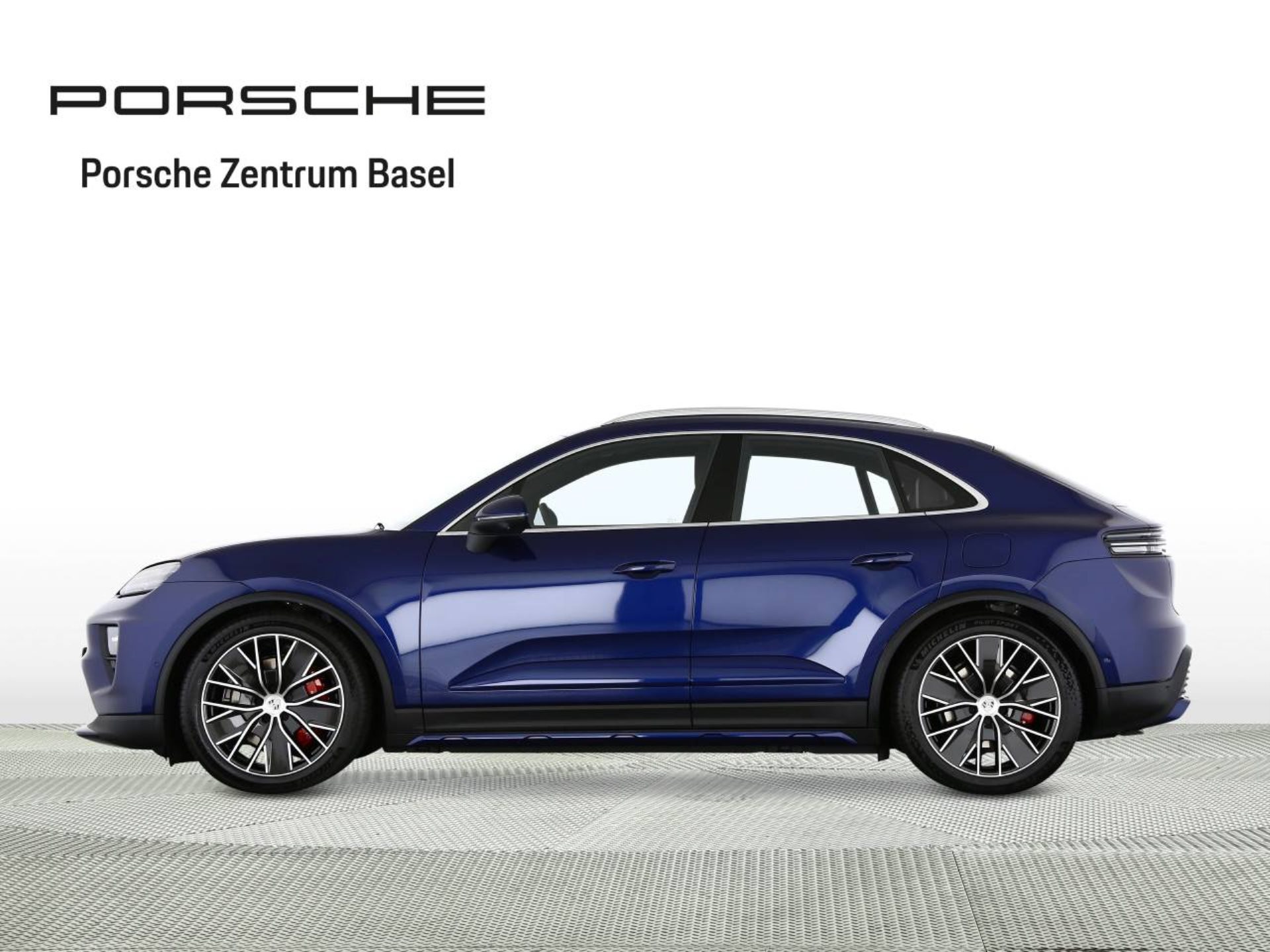PORSCHE Macan 4S-showroom-element-1