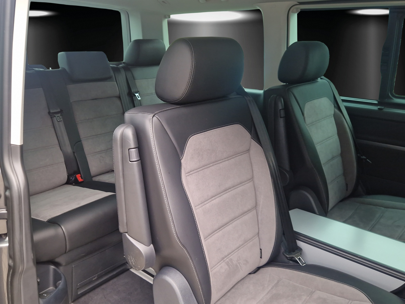 VW T6.1 Multivan 2.0 Bi-TDI Highline Liberty 4Mot. DSG-image-7