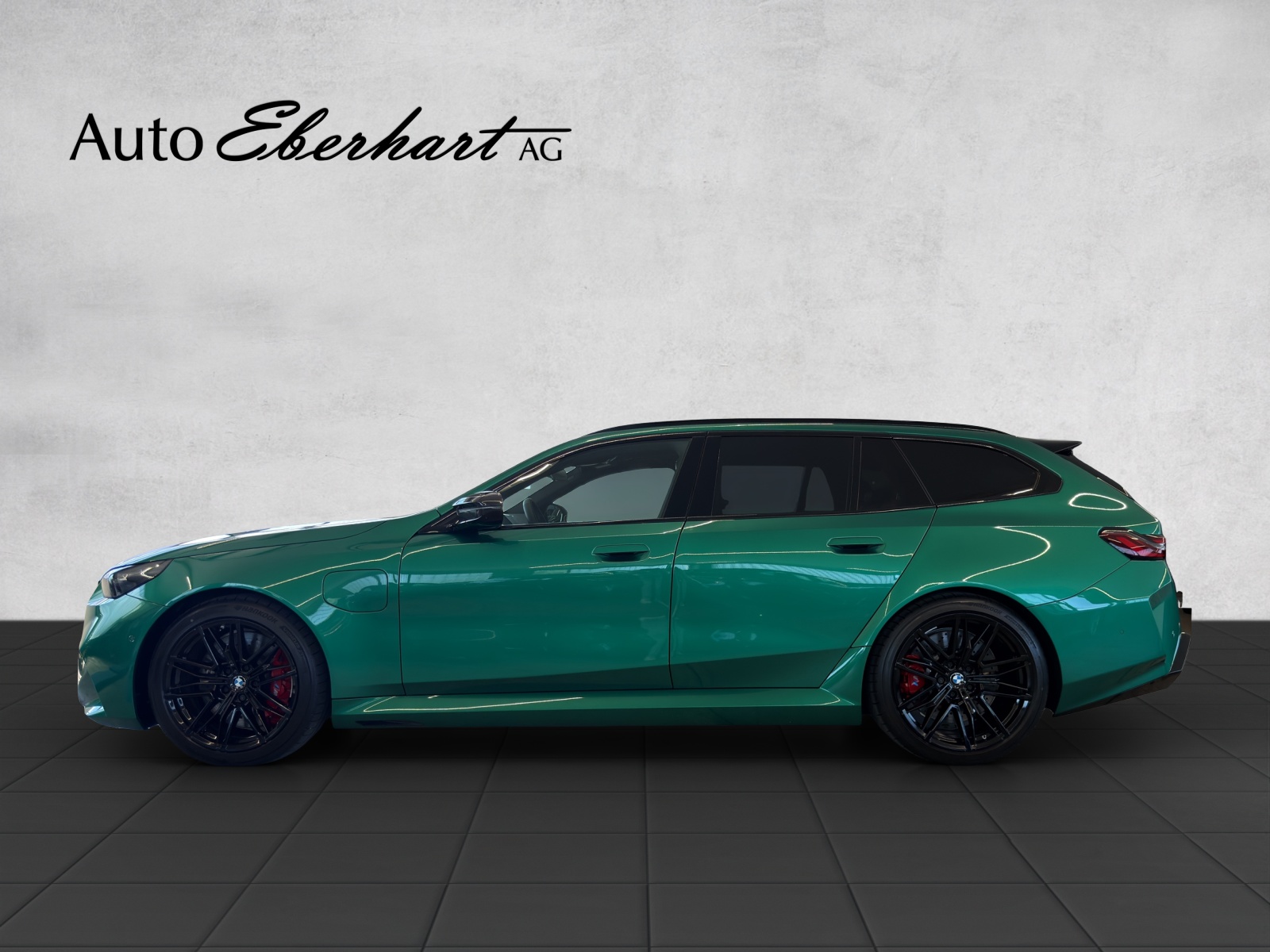 BMW M5 xDrive Touring-image-2