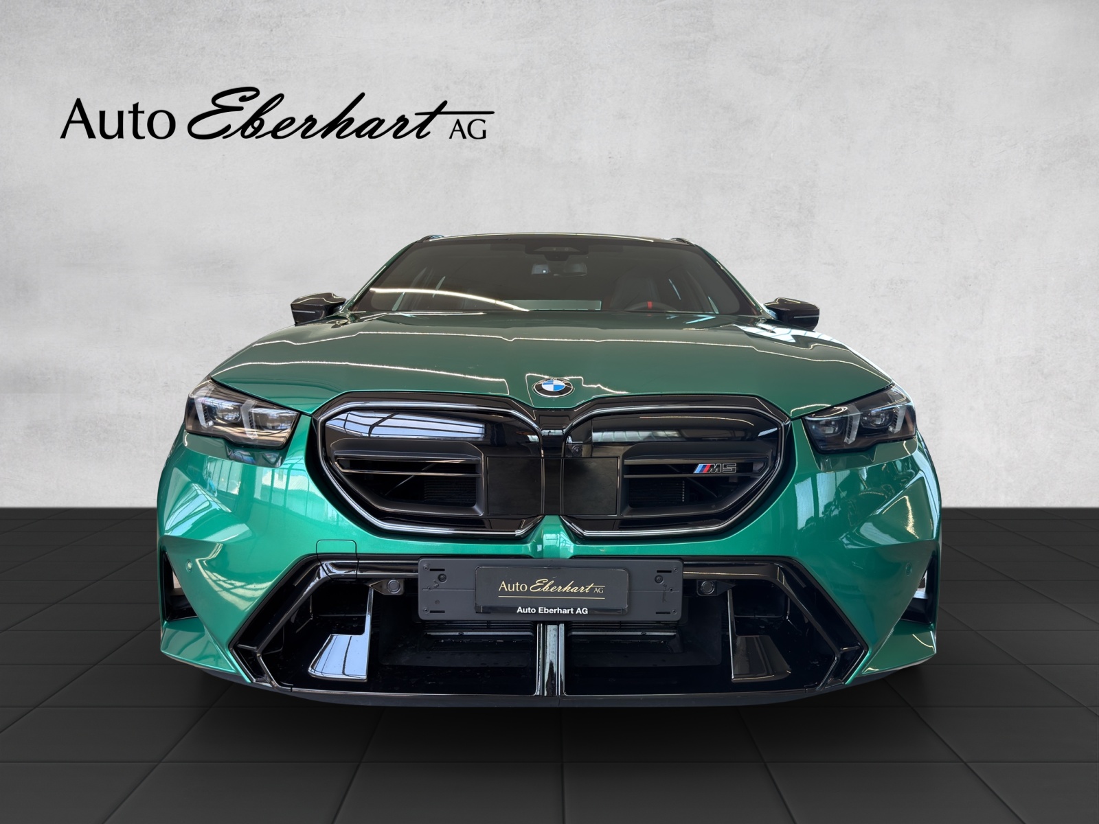 BMW M5 xDrive Touring-image-3