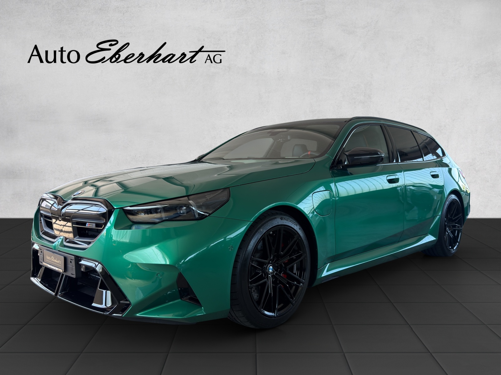 BMW M5 xDrive Touring-image-0