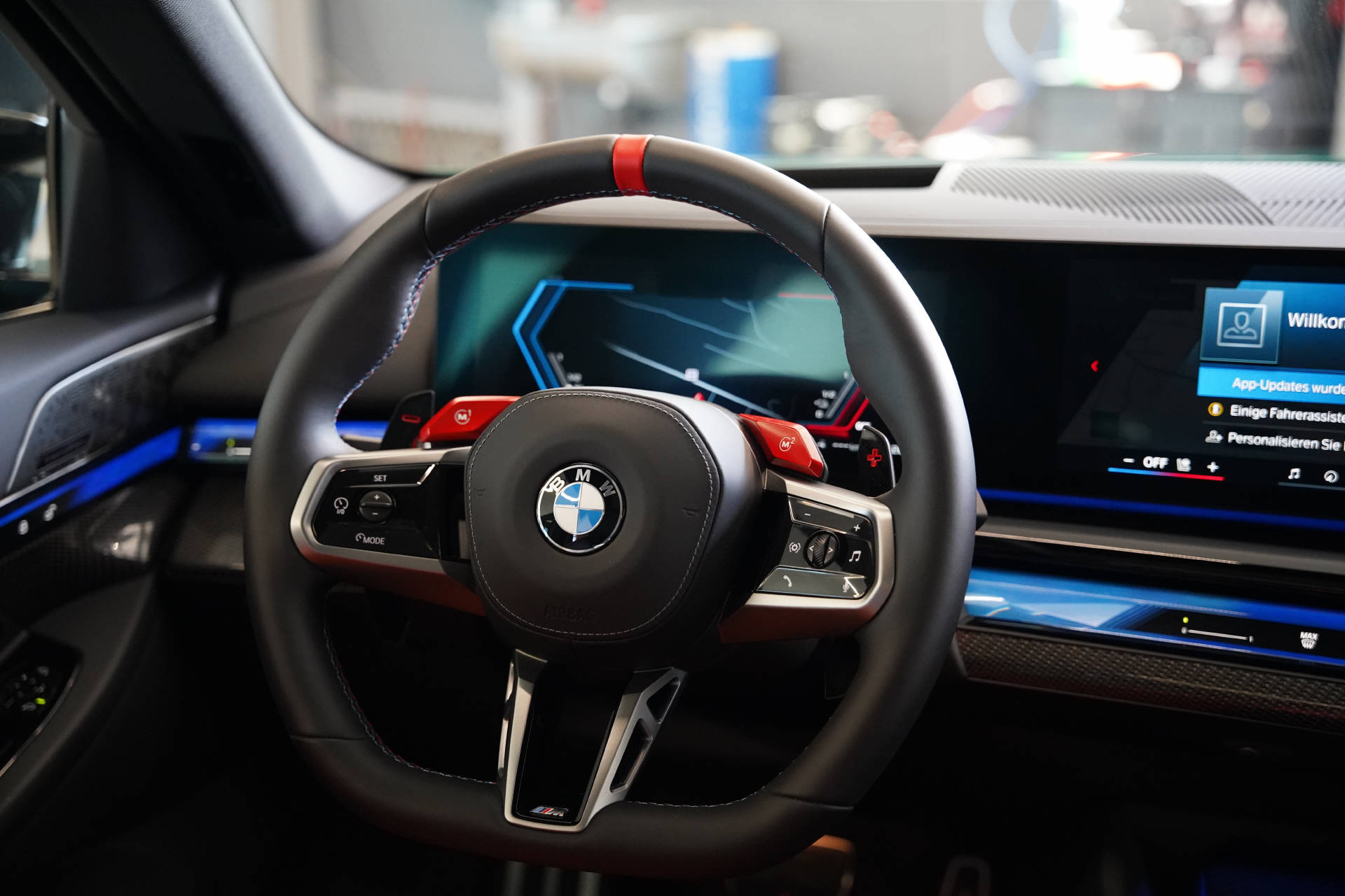 BMW M5 xDrive Touring-image-12