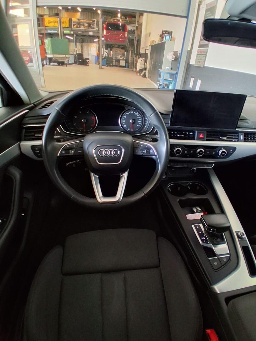 AUDI A4 Allroad 2.0 40 TDI quattro S-Tronic-image-10