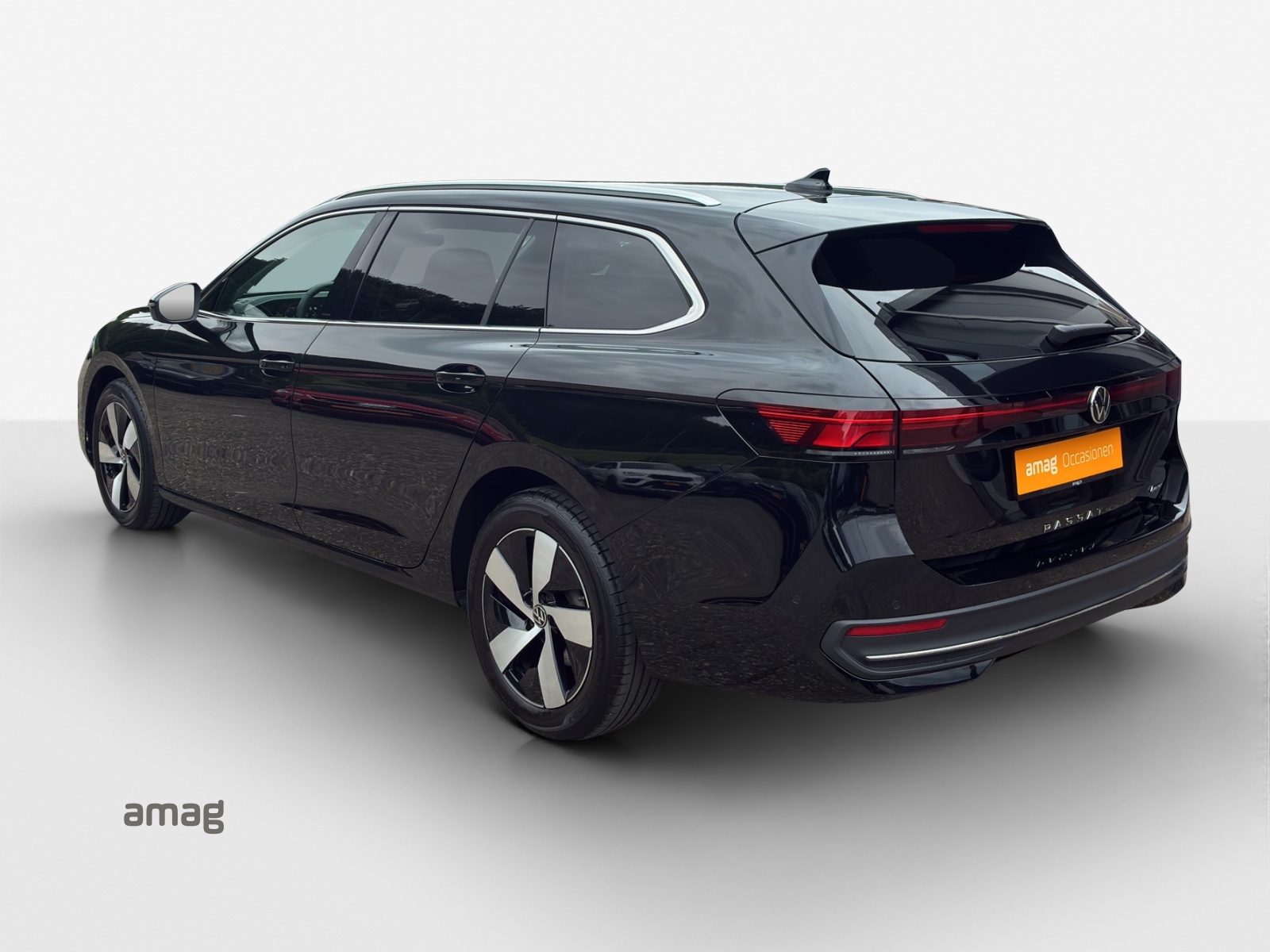 VW Passat Variant 2.0 TDI evo Business 4 Motion DSG-image-2
