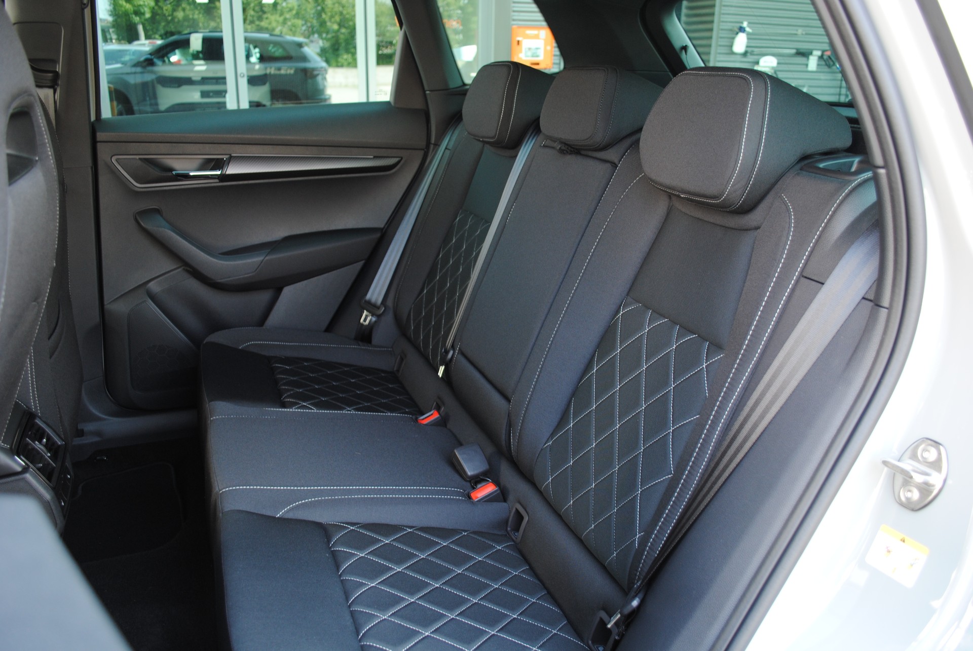 SKODA Karoq 2.0 TSI SportLine 4x4 DSG-image-12