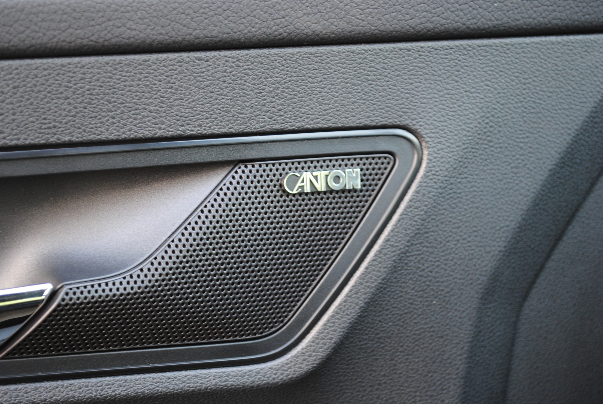SKODA Karoq 2.0 TSI SportLine 4x4 DSG-image-8