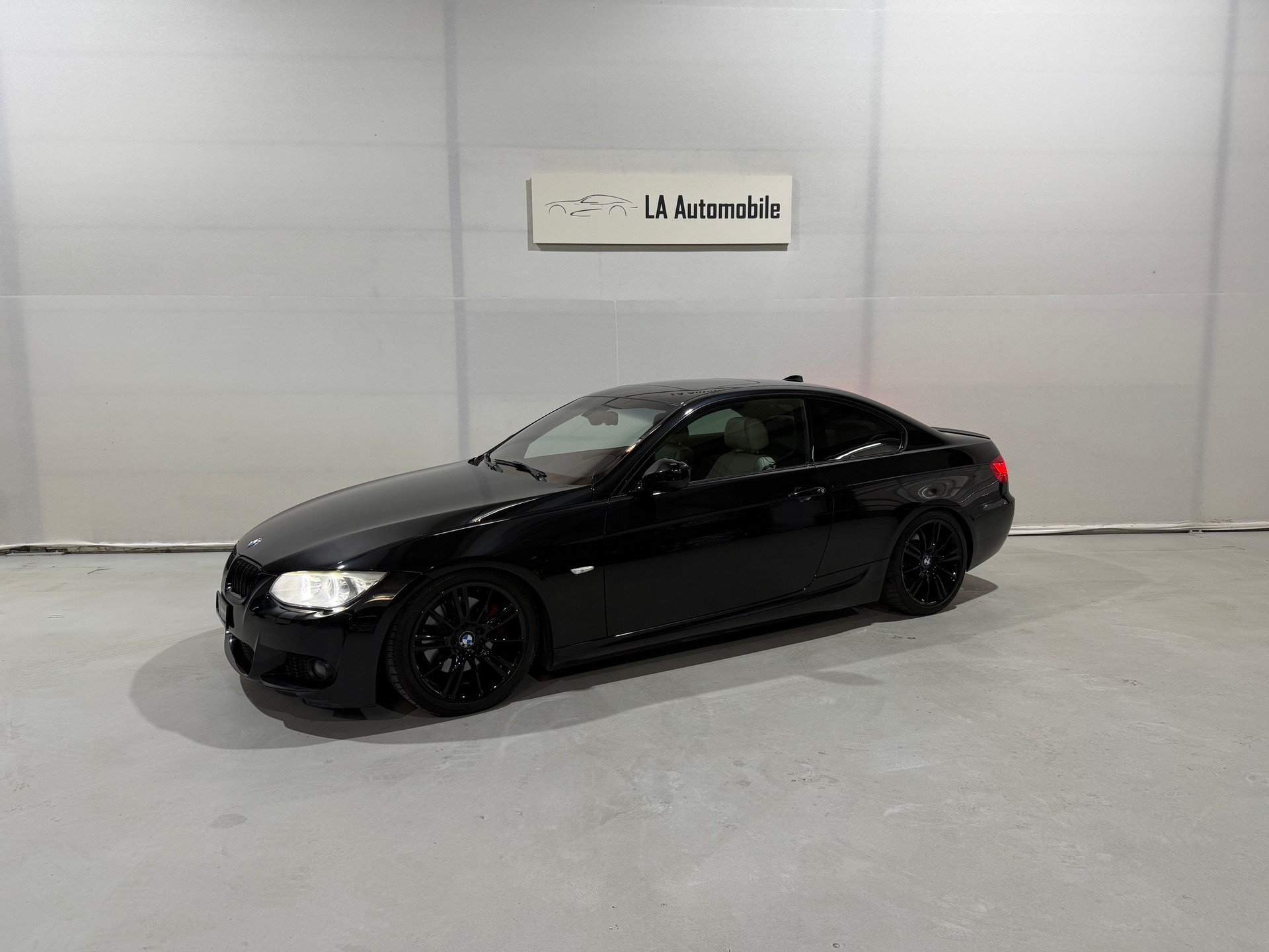 BMW 330d xDrive M Sport Coupé Steptronic-image-1
