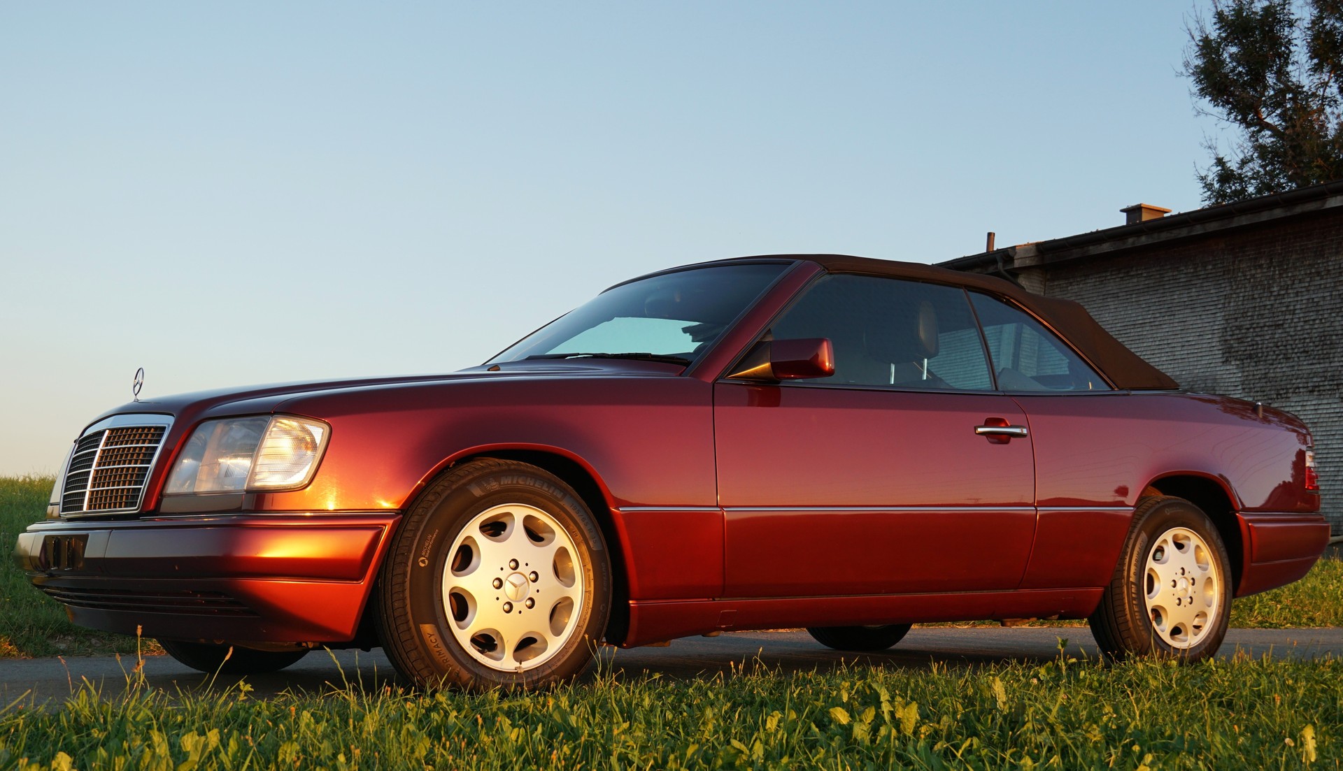 MERCEDES-BENZ E 220-image-2