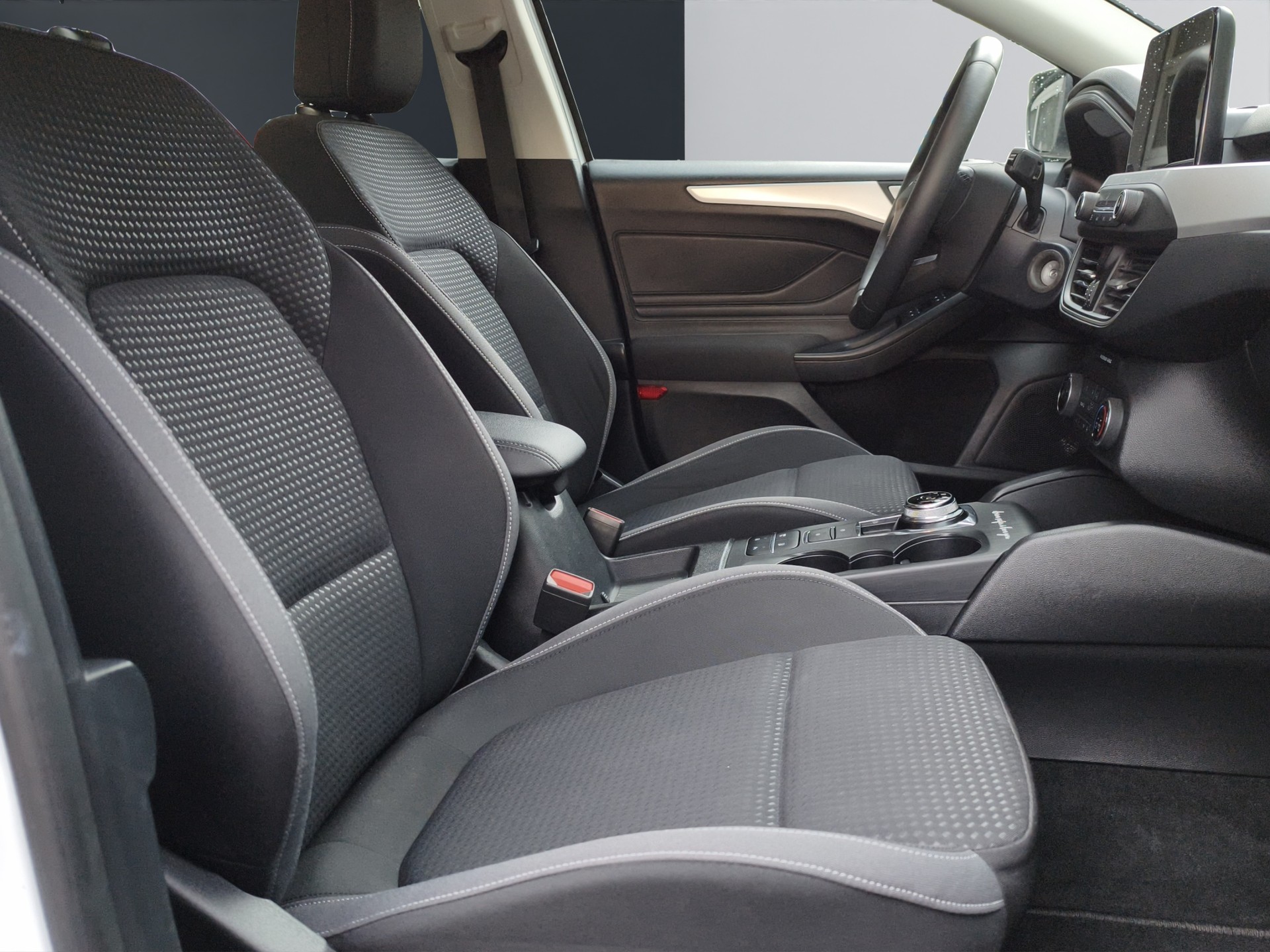 FORD Focus 1.5 TDCi Trend Automatic-image-9