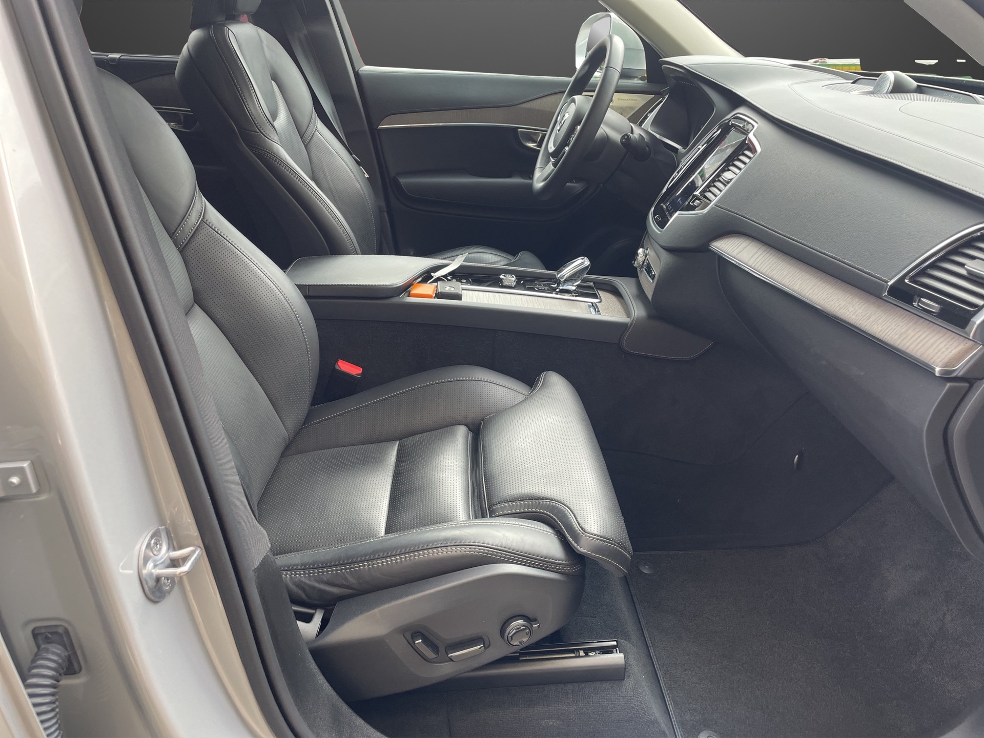 VOLVO XC90 B5 Diesel Mild Hybrid AWD Ultimate Bright Geartronic-image-14