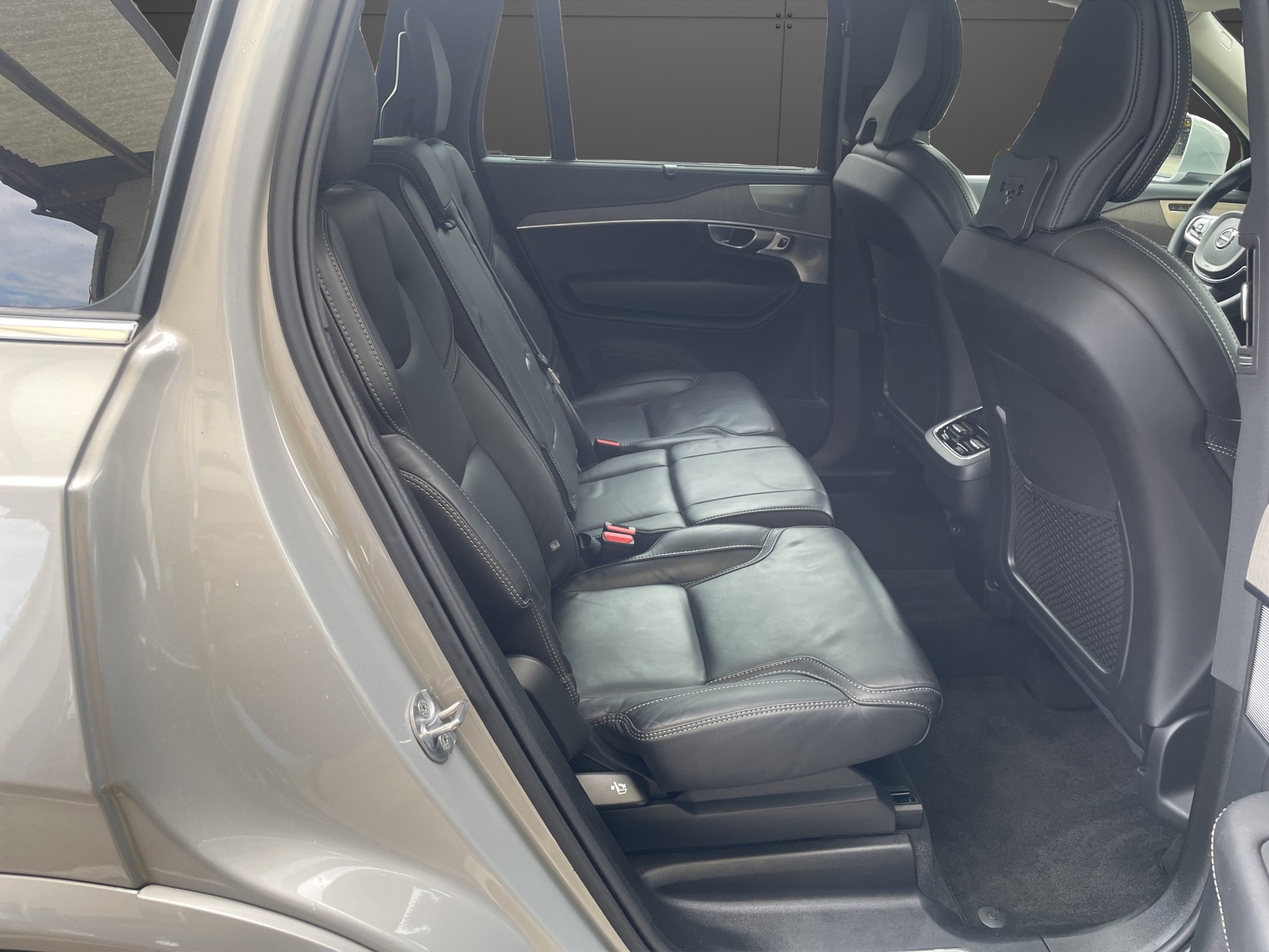 VOLVO XC90 B5 Diesel Mild Hybrid AWD Ultimate Bright Geartronic-image-8