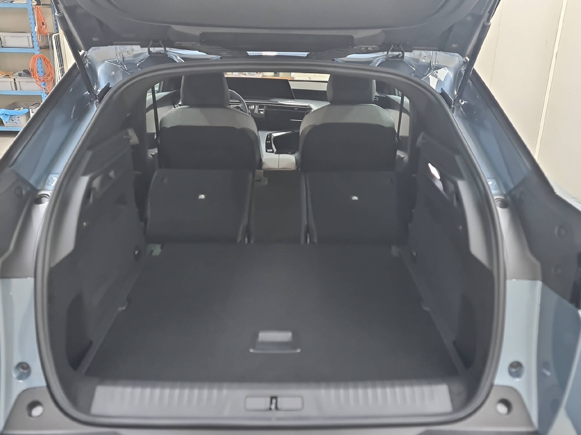 PEUGEOT 3008 1.2 Hybrid Allure Premium-image-14