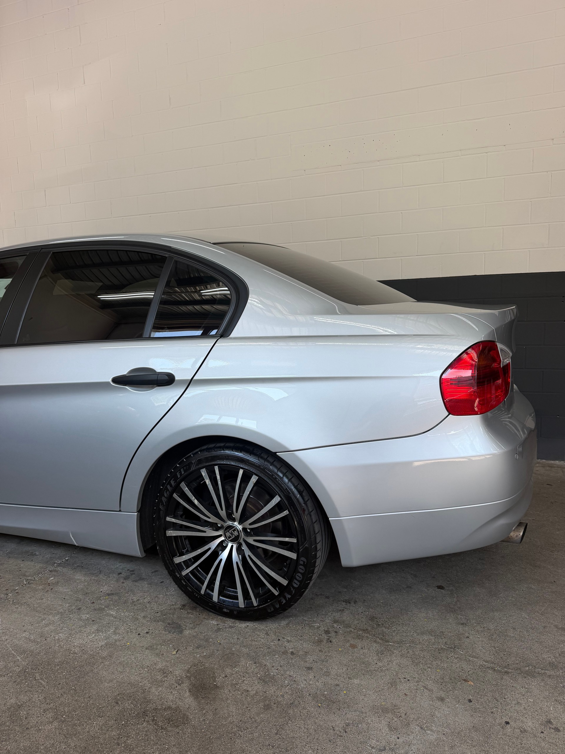 BMW 320i //NEU AB MFK!-image-6