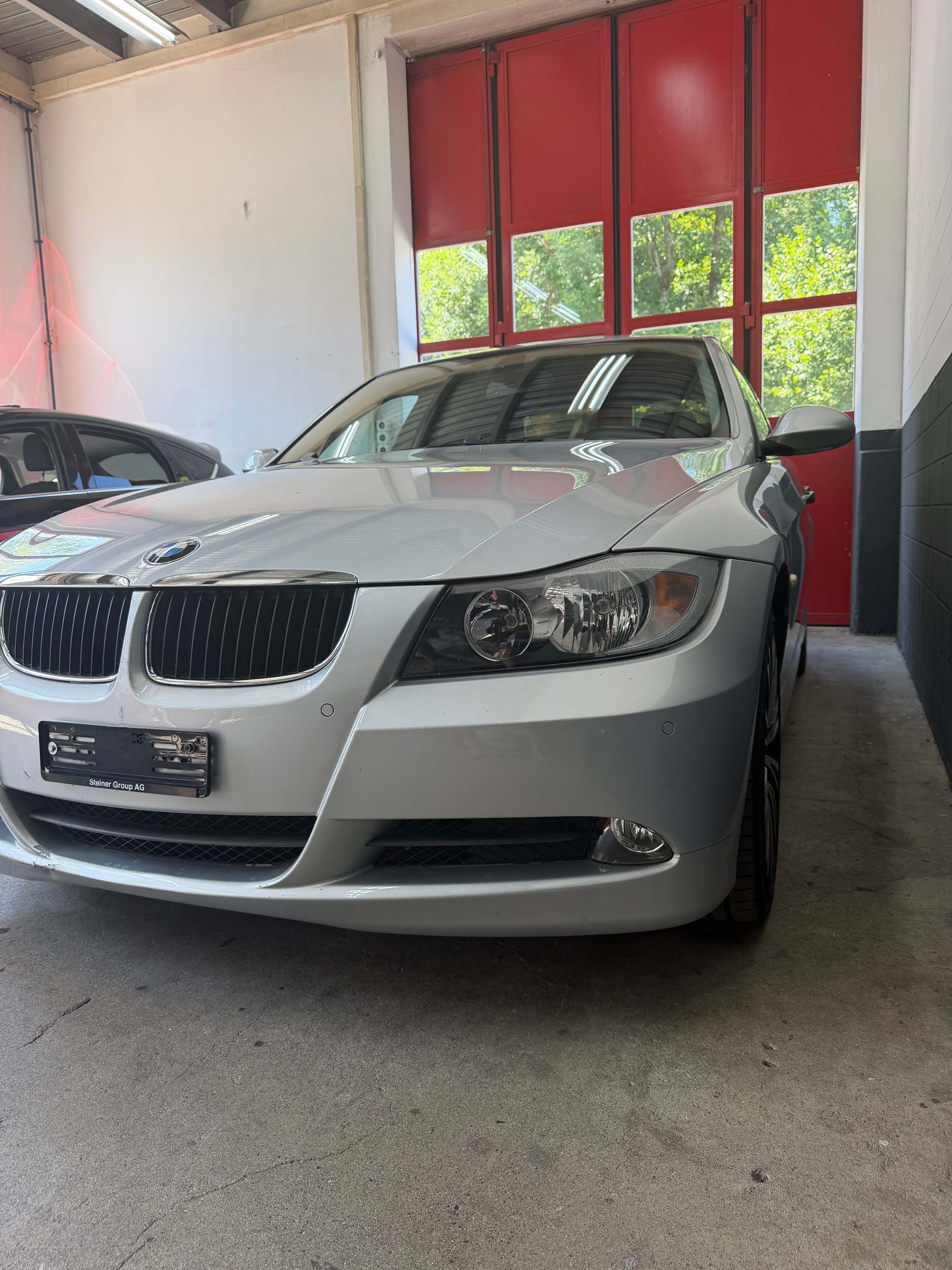 BMW 320i //NEU AB MFK!-image-2
